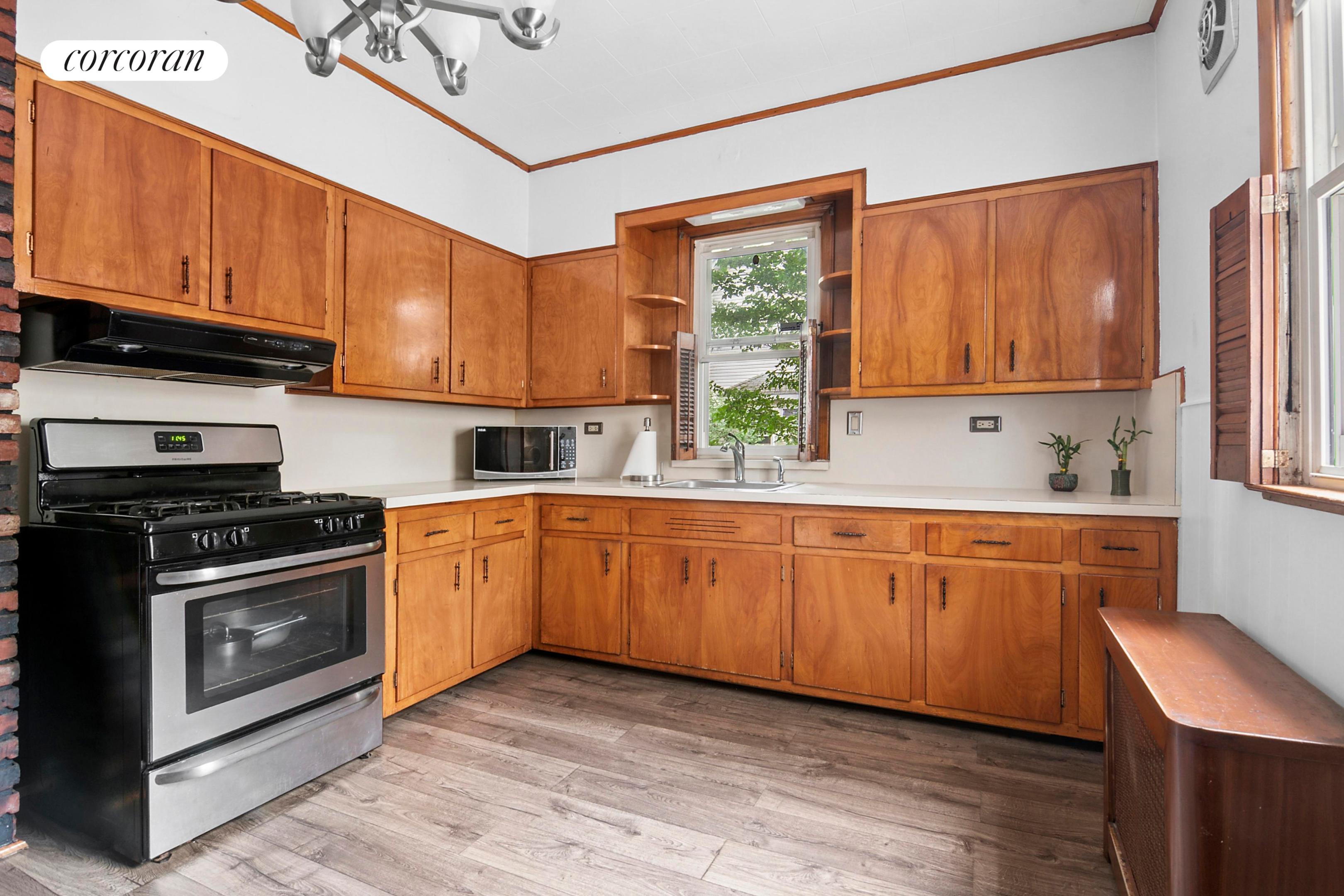 #10 photo, 91-22 97TH Street, Woodhaven , NY 11421