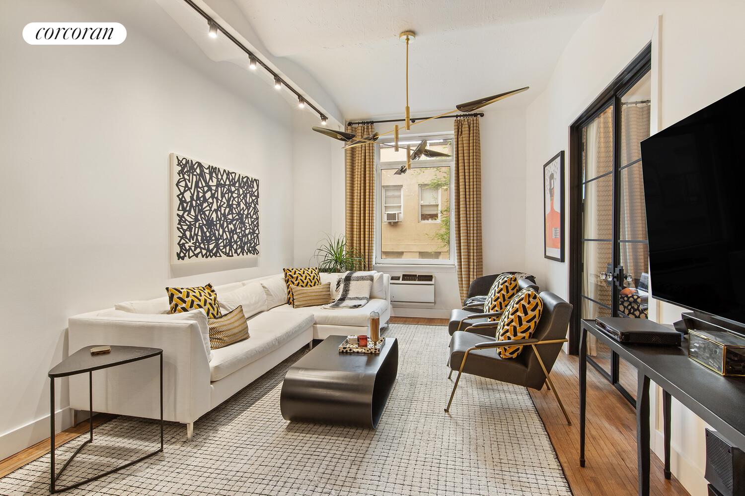 #1 photo, 39 E 12TH Street, 曼哈顿 格林威治村 Greenwich Village , NY 10003