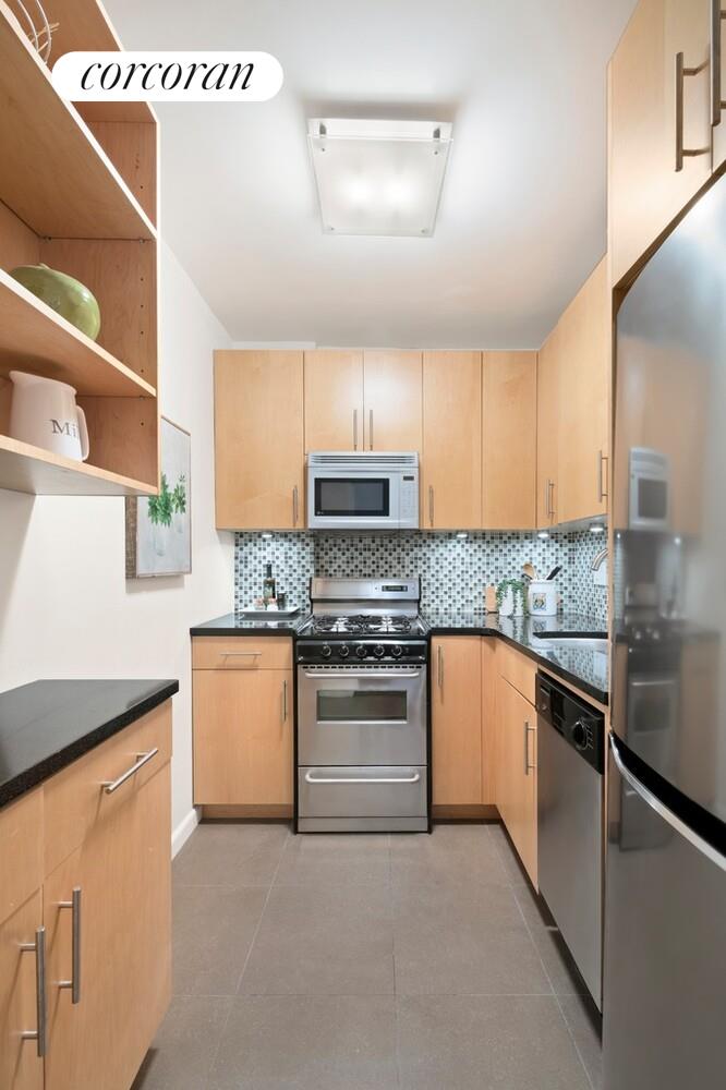 #4 photo, 145 E 15TH Street, Gramercy Park , NY 10003