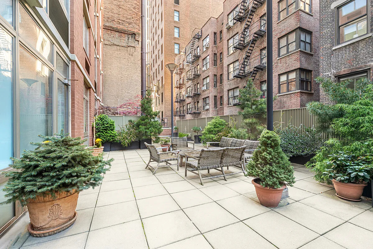 #15 photo, 121 E 23RD Street, Flatiron , NY 10010