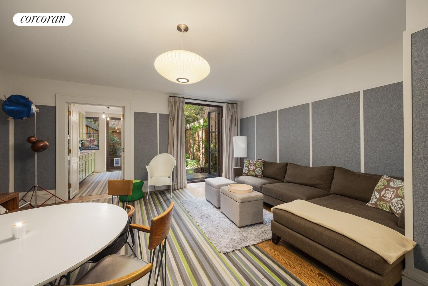 #16 photo, 22 W 70TH Street, Lincoln Square , NY 10023