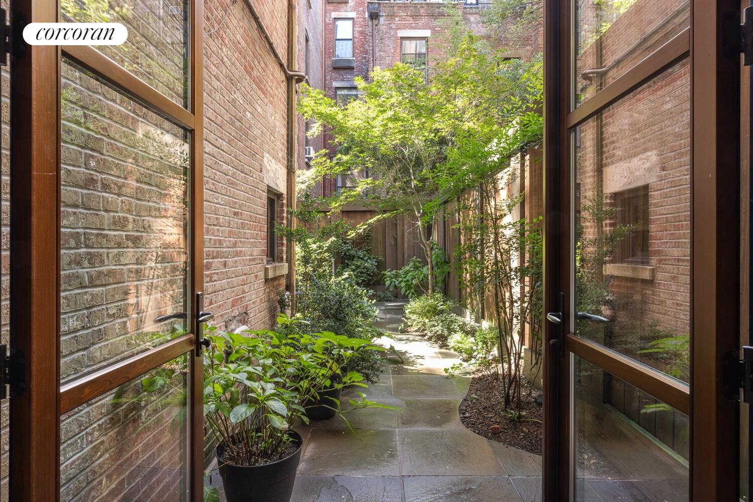 #17 photo, 22 W 70TH Street, Lincoln Square , NY 10023