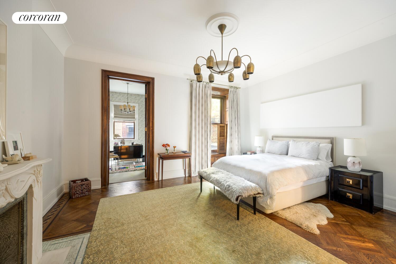 #7 photo, 22 W 70TH Street, Lincoln Square , NY 10023