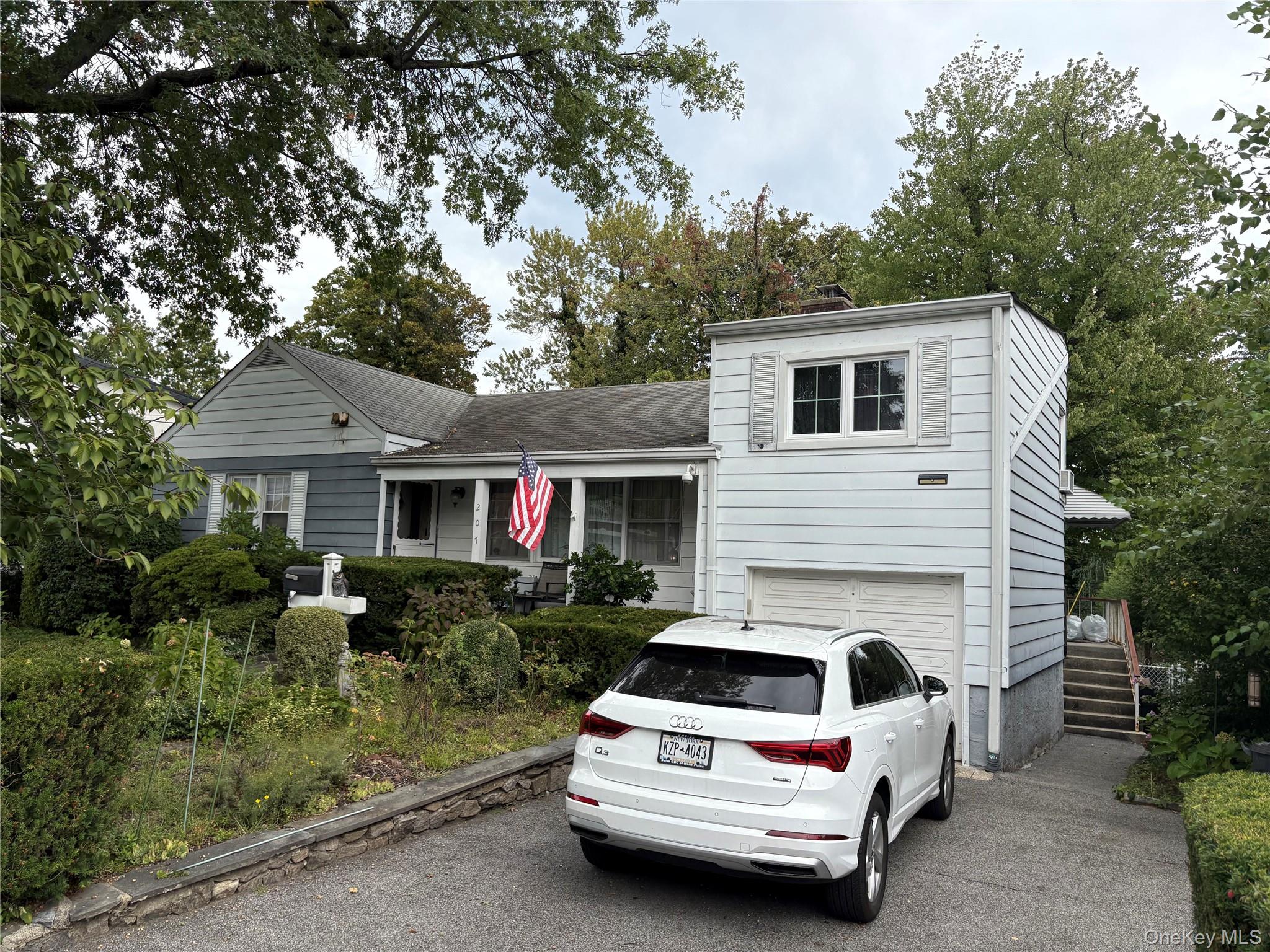 #2 photo, 205 Kimball Terrace, Yonkers , NY 10704