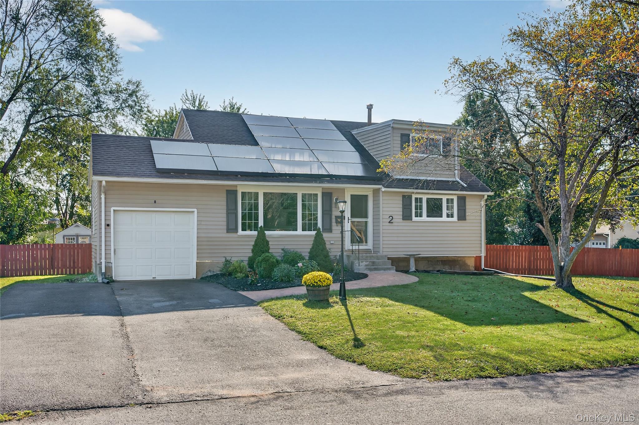 #1 photo, 2 Edgewood Drive, Saugerties , NY 12477