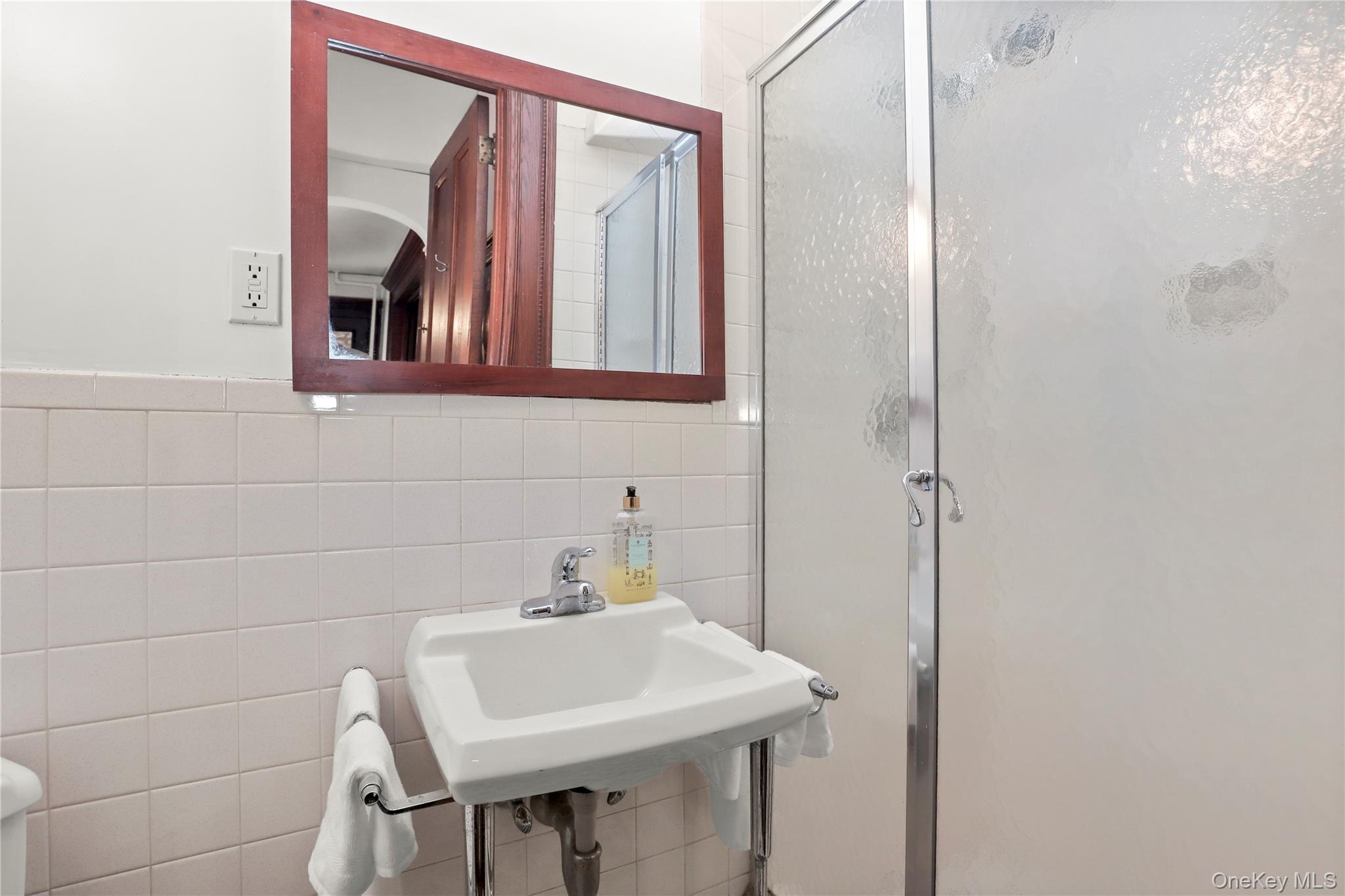 #16 photo, 16 Bedford Road, Katonah , NY 10536