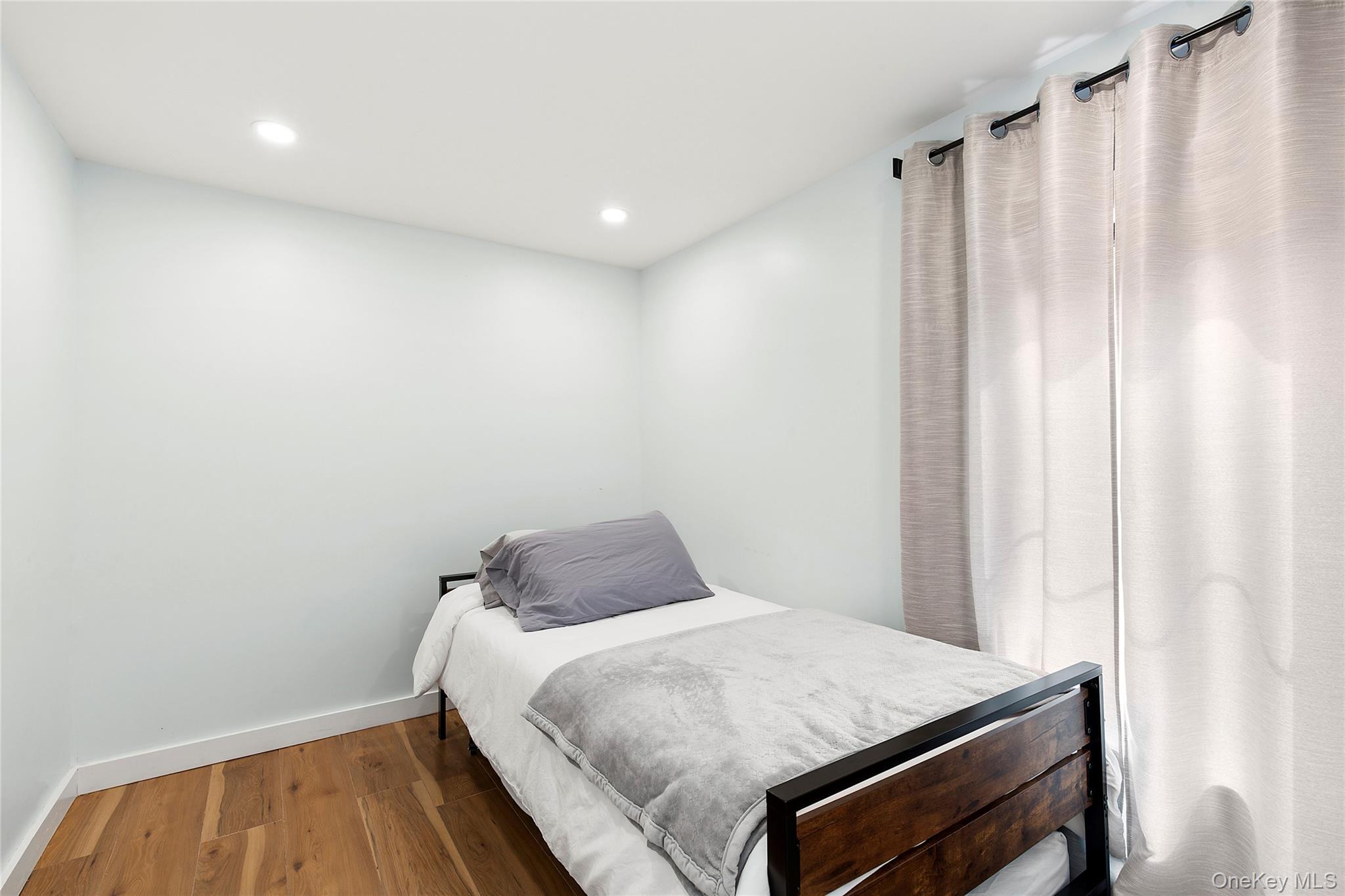 #10 photo, 73175 Main Road, サフォーク郡 Greenport , NY 11944