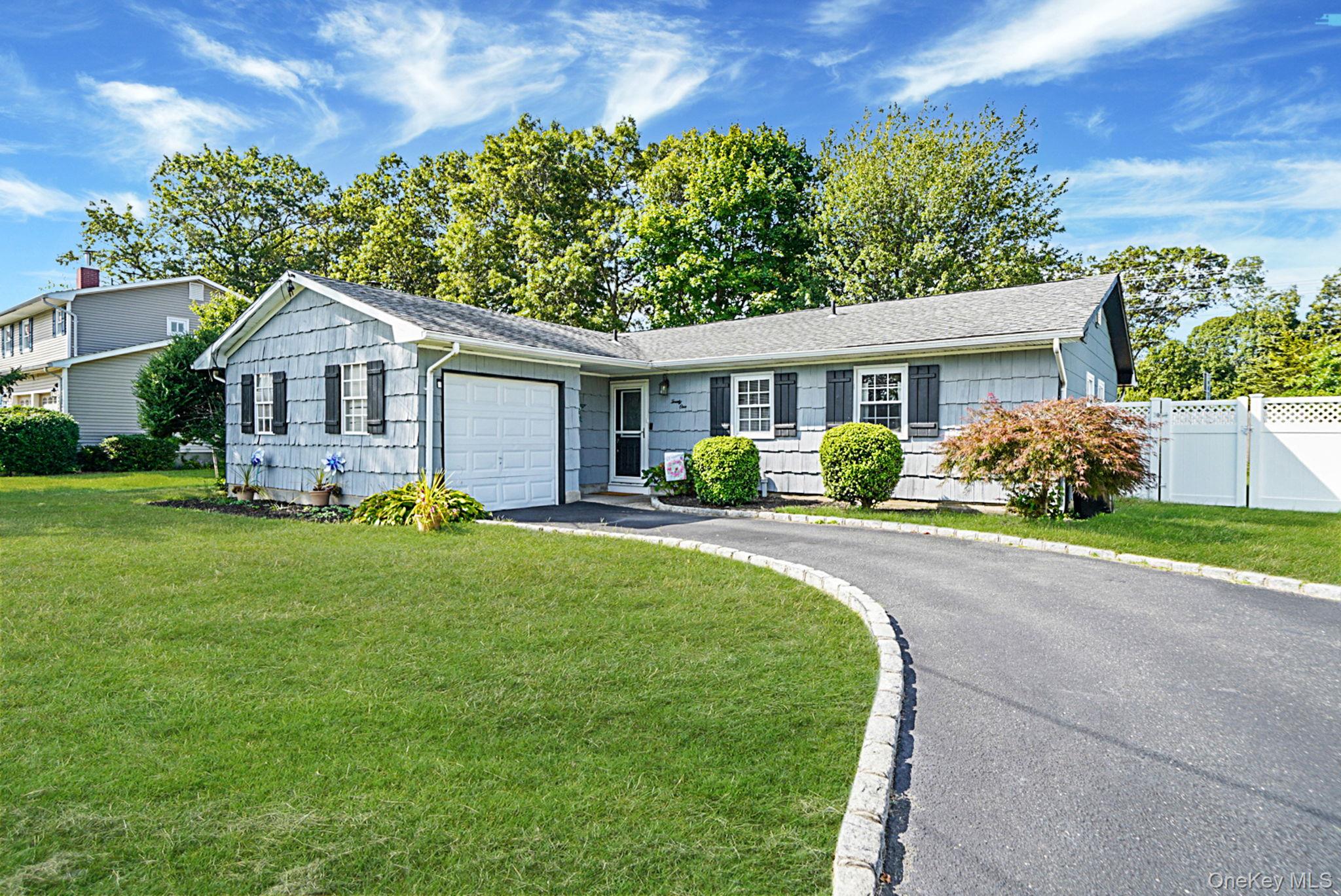 #1 photo, 21 Coleridge Road, Holbrook , NY 11741