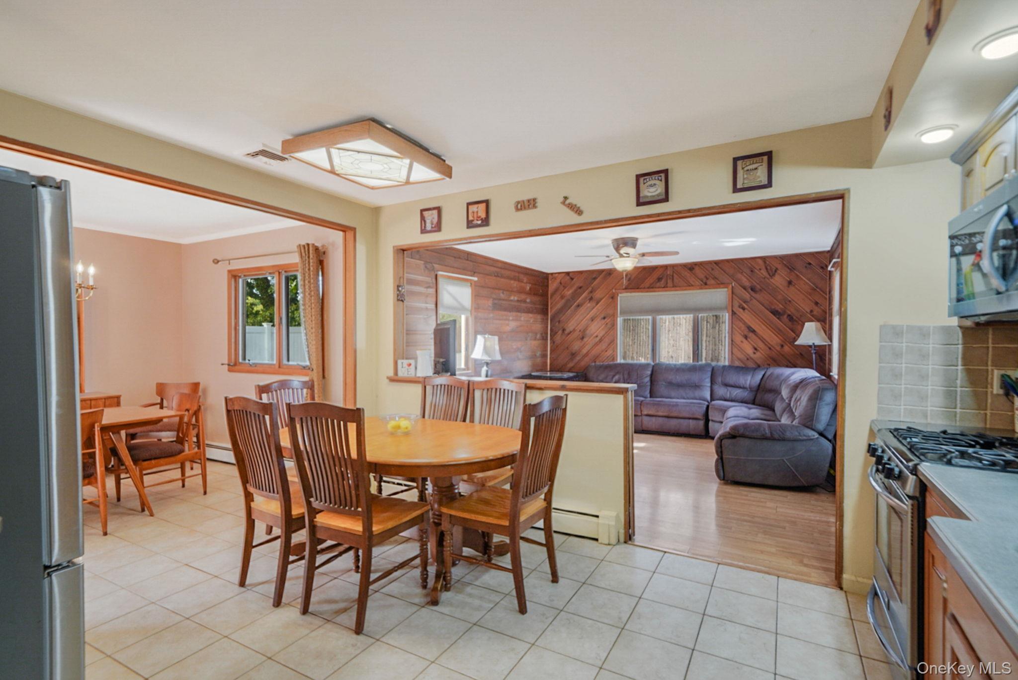 #10 photo, 21 Coleridge Road, Holbrook , NY 11741