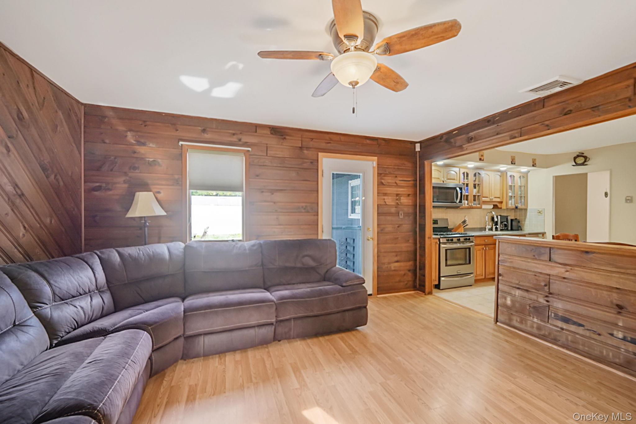 #11 photo, 21 Coleridge Road, Holbrook , NY 11741