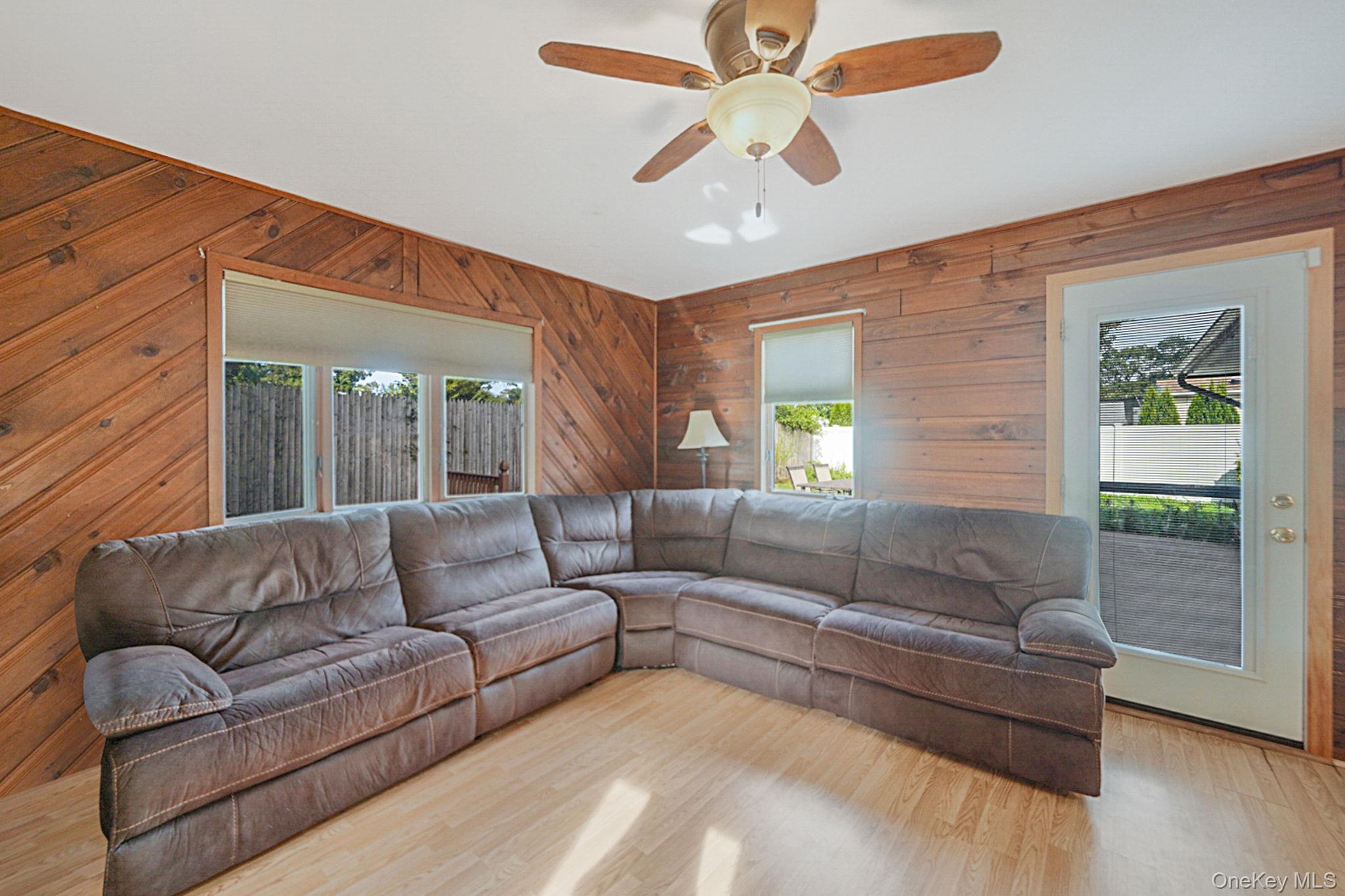 #12 photo, 21 Coleridge Road, Holbrook , NY 11741