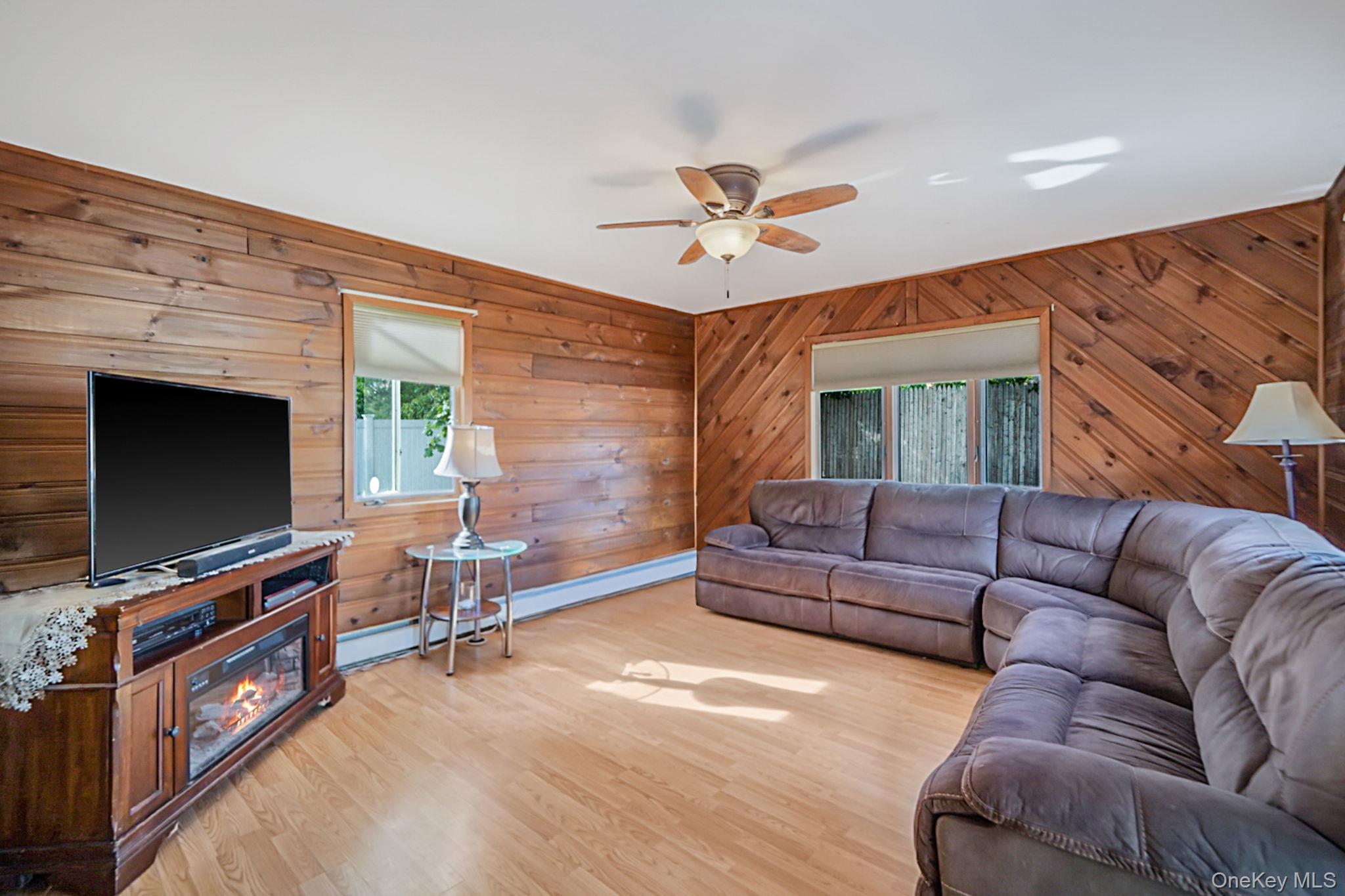 #13 photo, 21 Coleridge Road, Holbrook , NY 11741