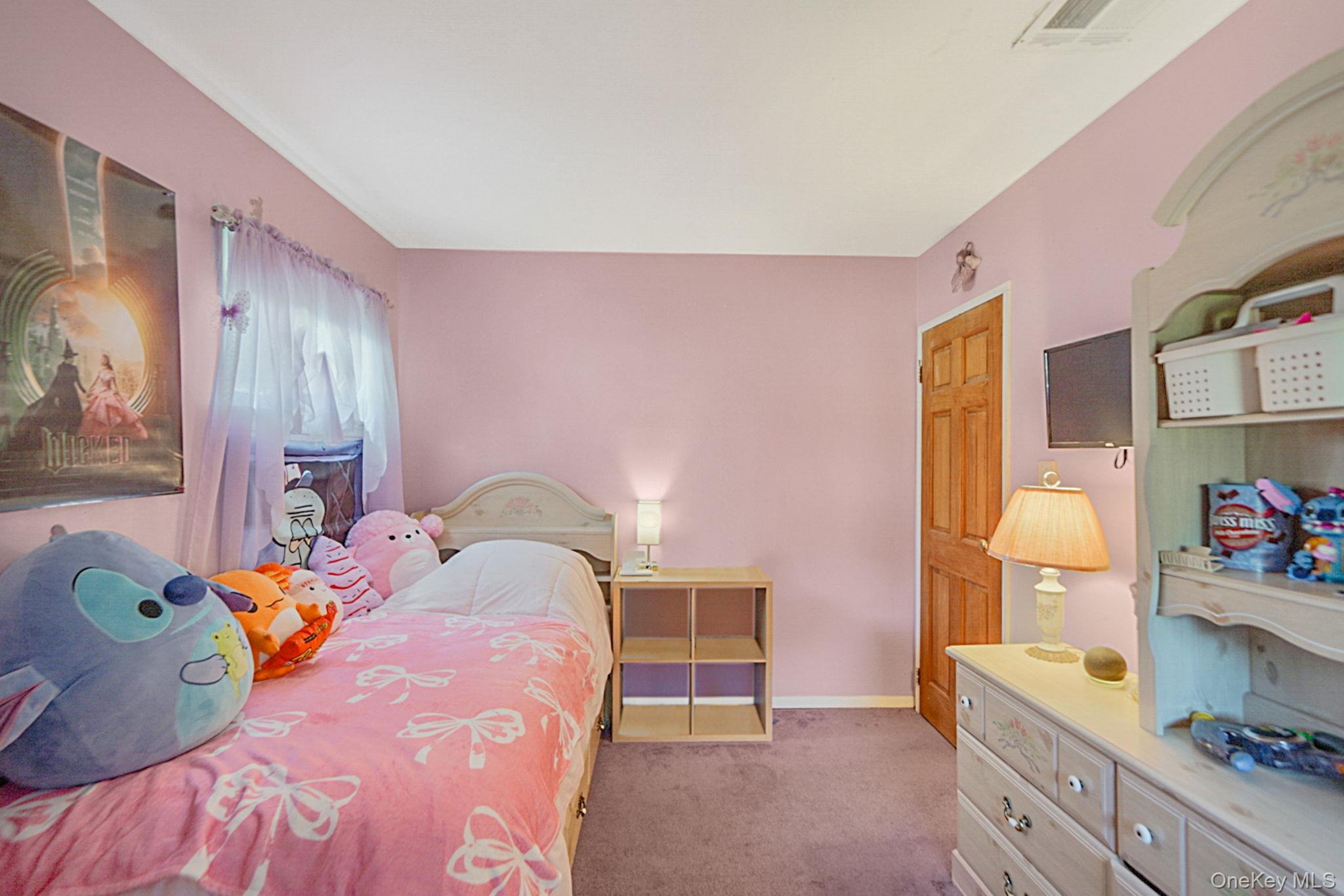 #19 photo, 21 Coleridge Road, Holbrook , NY 11741