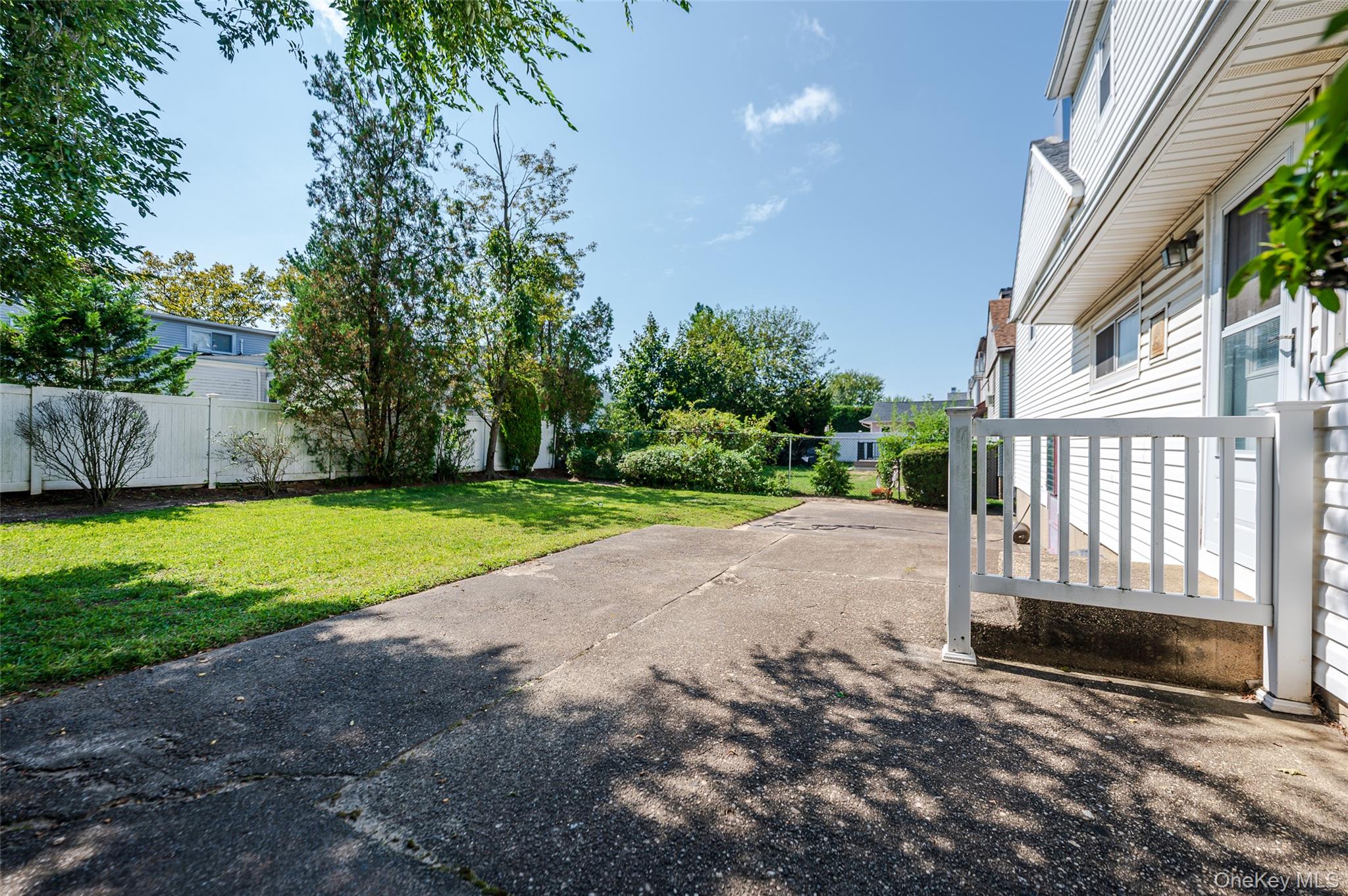 #11 photo, 285 W Waukena Avenue, Oceanside , NY 11572