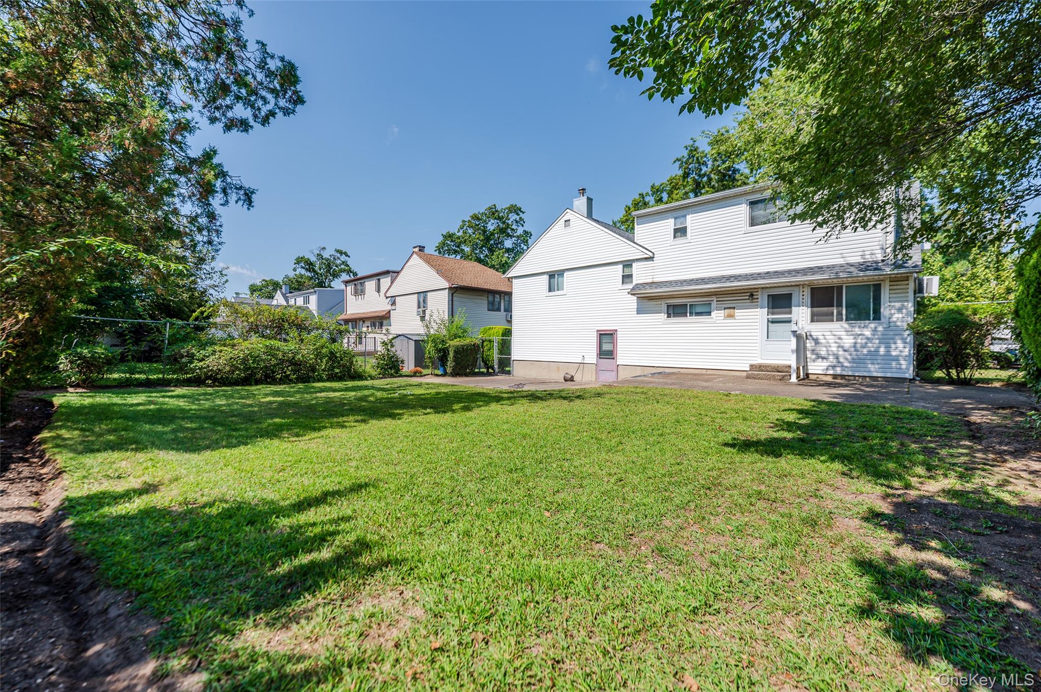 #12 photo, 285 W Waukena Avenue, Oceanside , NY 11572