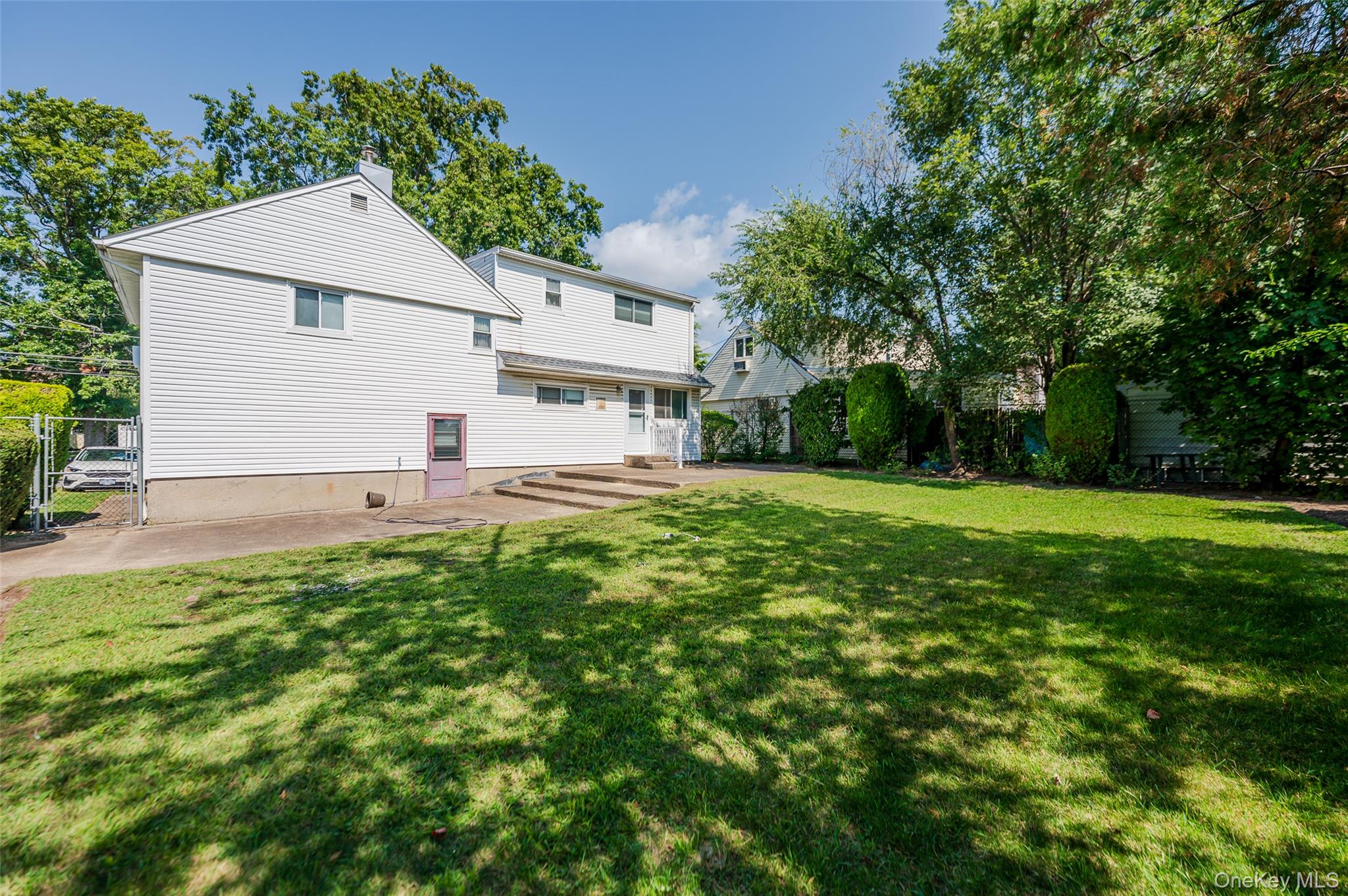 #13 photo, 285 W Waukena Avenue, Oceanside , NY 11572