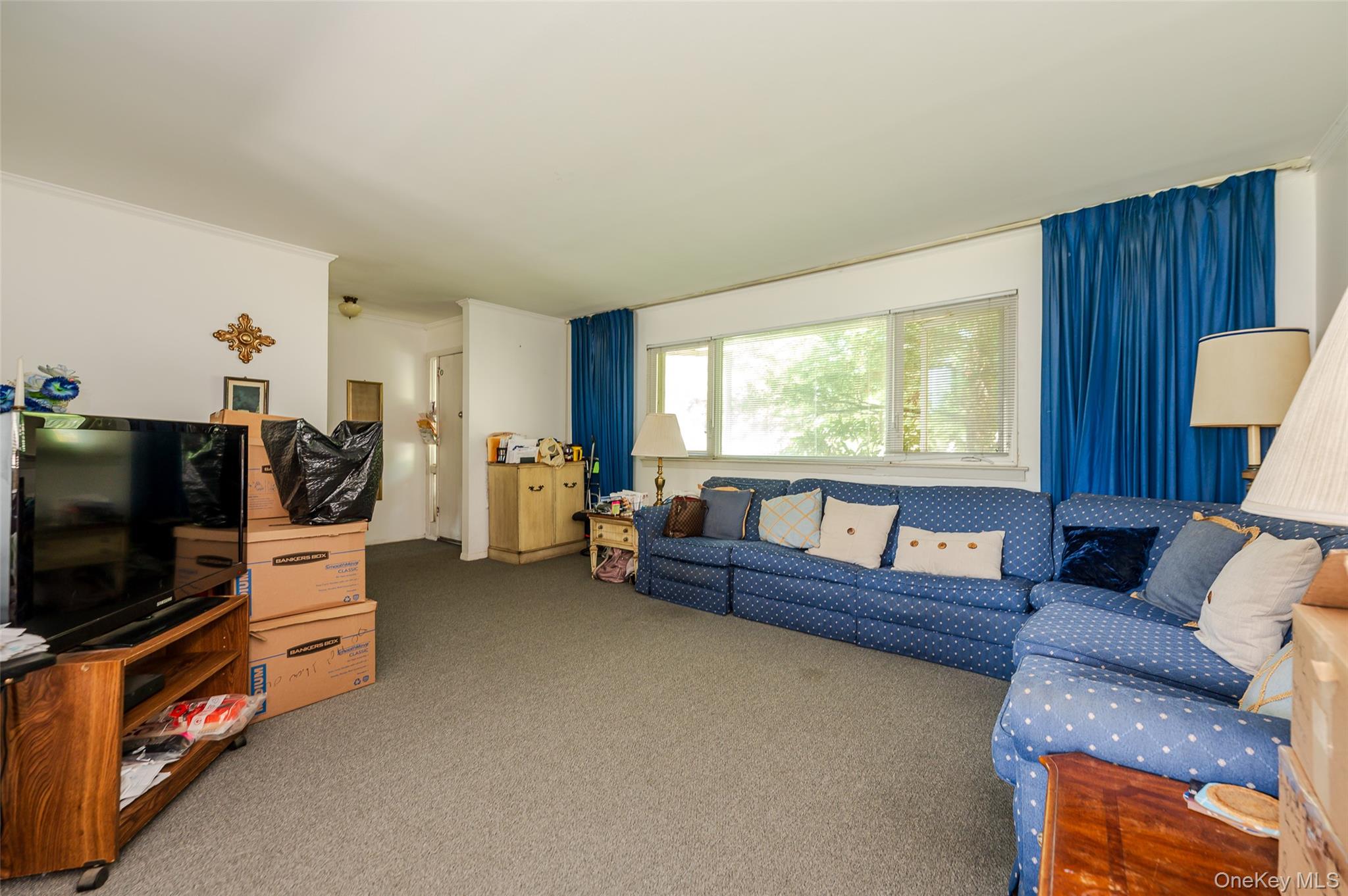 #2 photo, 285 W Waukena Avenue, Oceanside , NY 11572