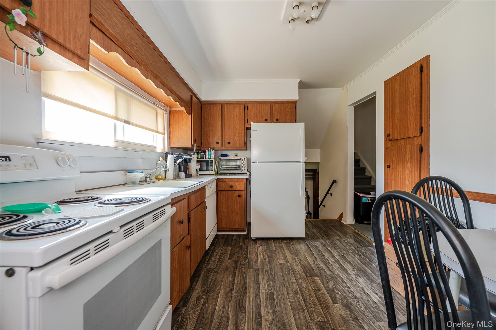 #4 photo, 285 W Waukena Avenue, Oceanside , NY 11572