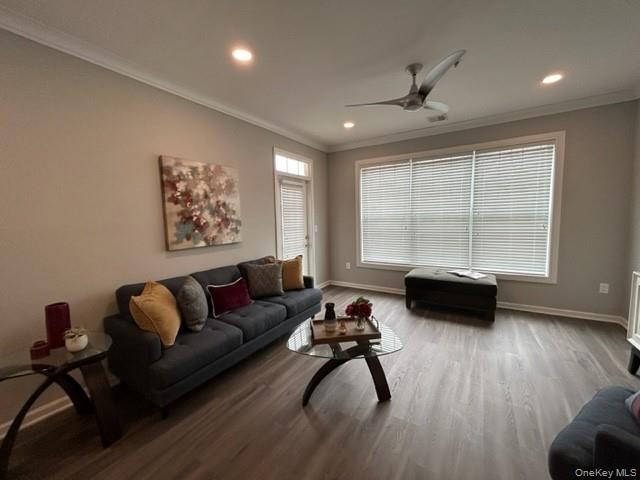 #6 photo, 616 Charles Pond Drive, サフォーク郡 Coram , NY 11727