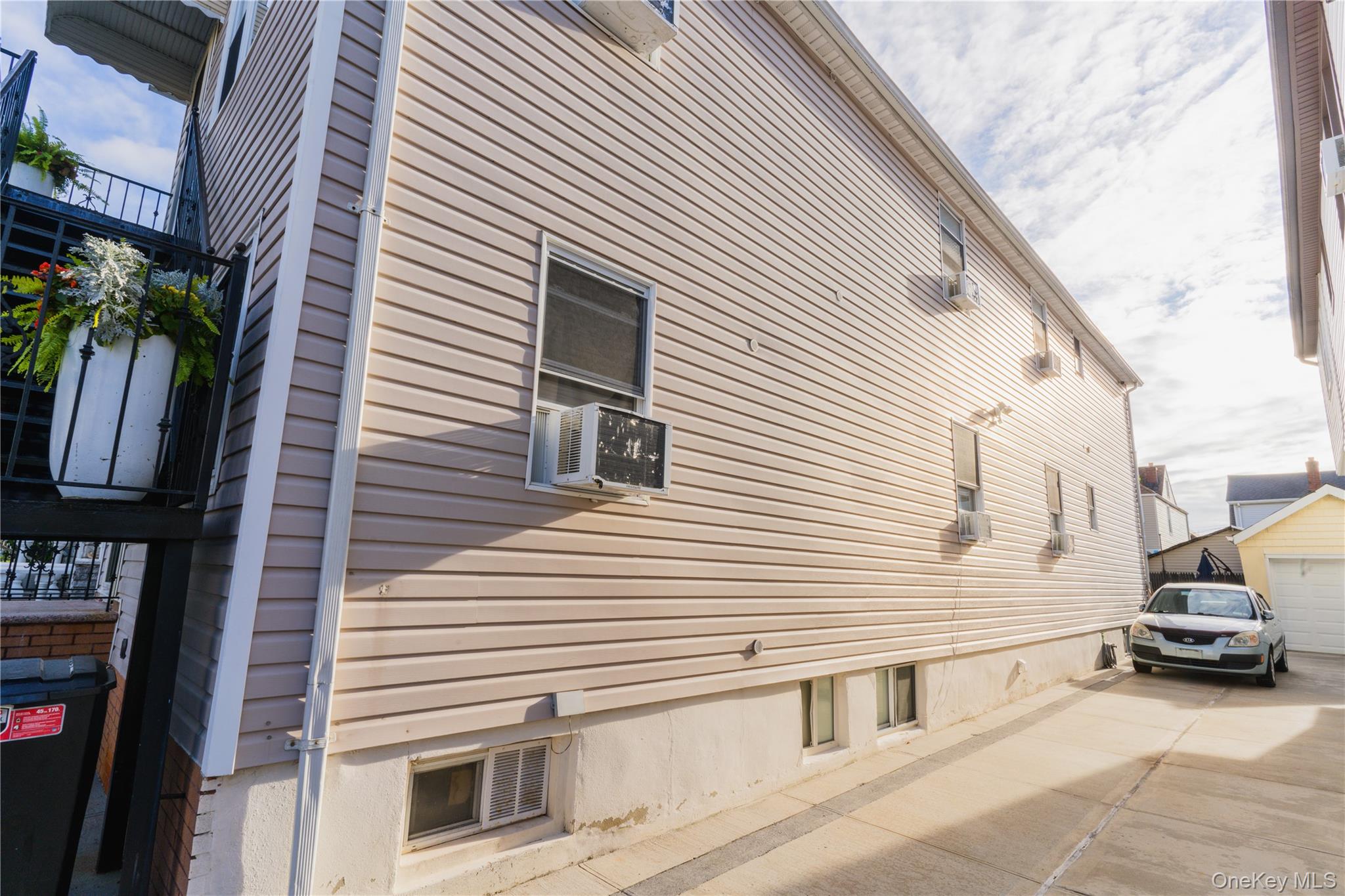 #3 photo, 10924 122nd Street, South Ozone Park , NY 11420