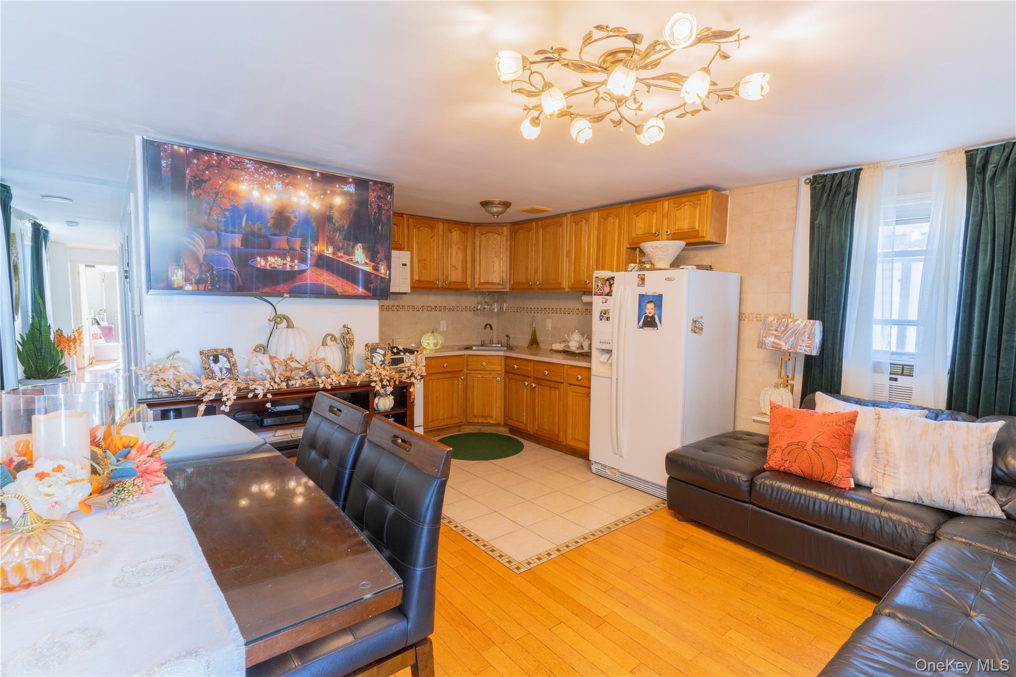 #8 photo, 10924 122nd Street, South Ozone Park , NY 11420