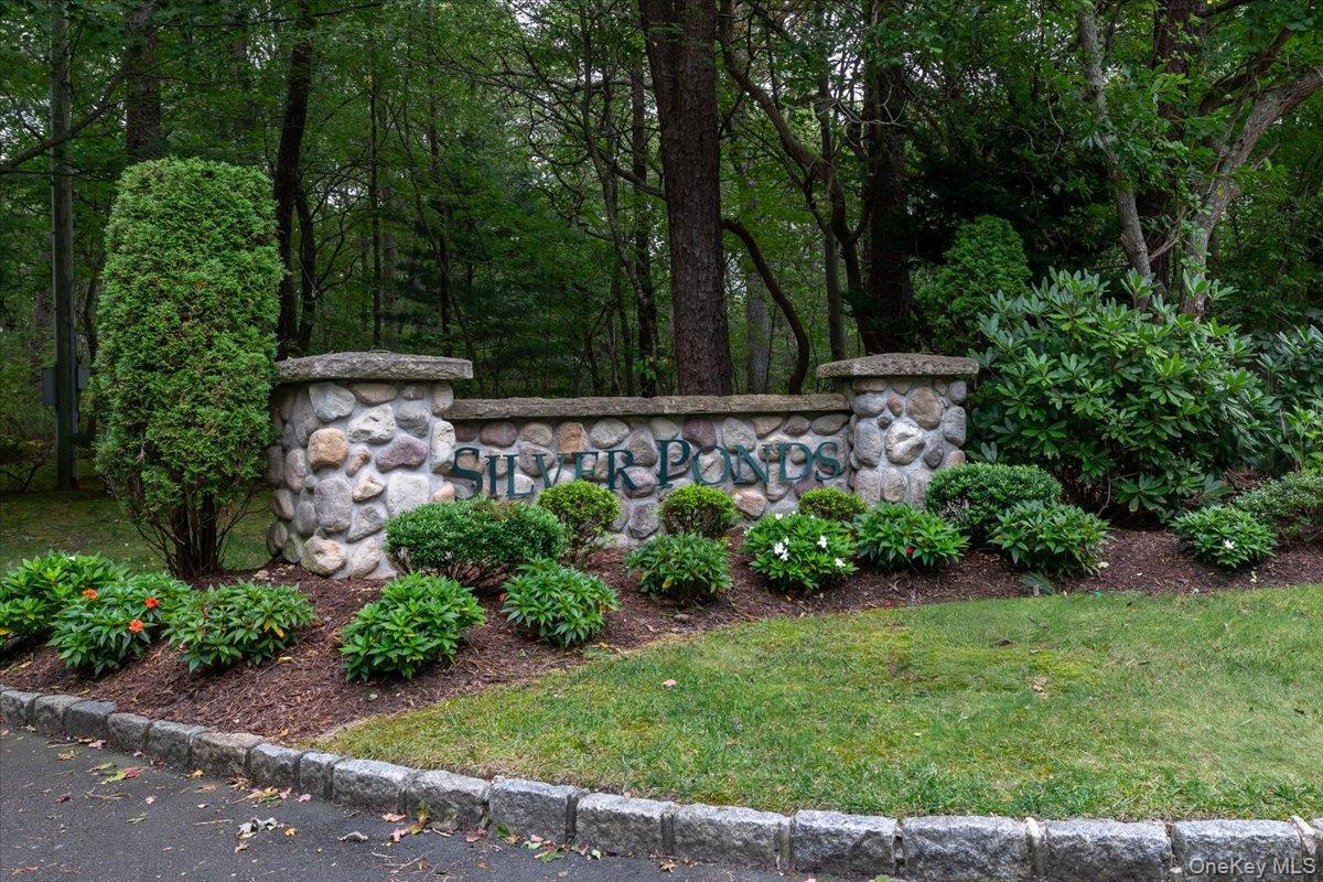 #1 photo, 193 Gothic Circle, サフォーク郡 Manorville , NY 11949