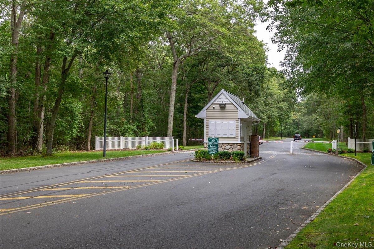 #2 photo, 193 Gothic Circle, サフォーク郡 Manorville , NY 11949