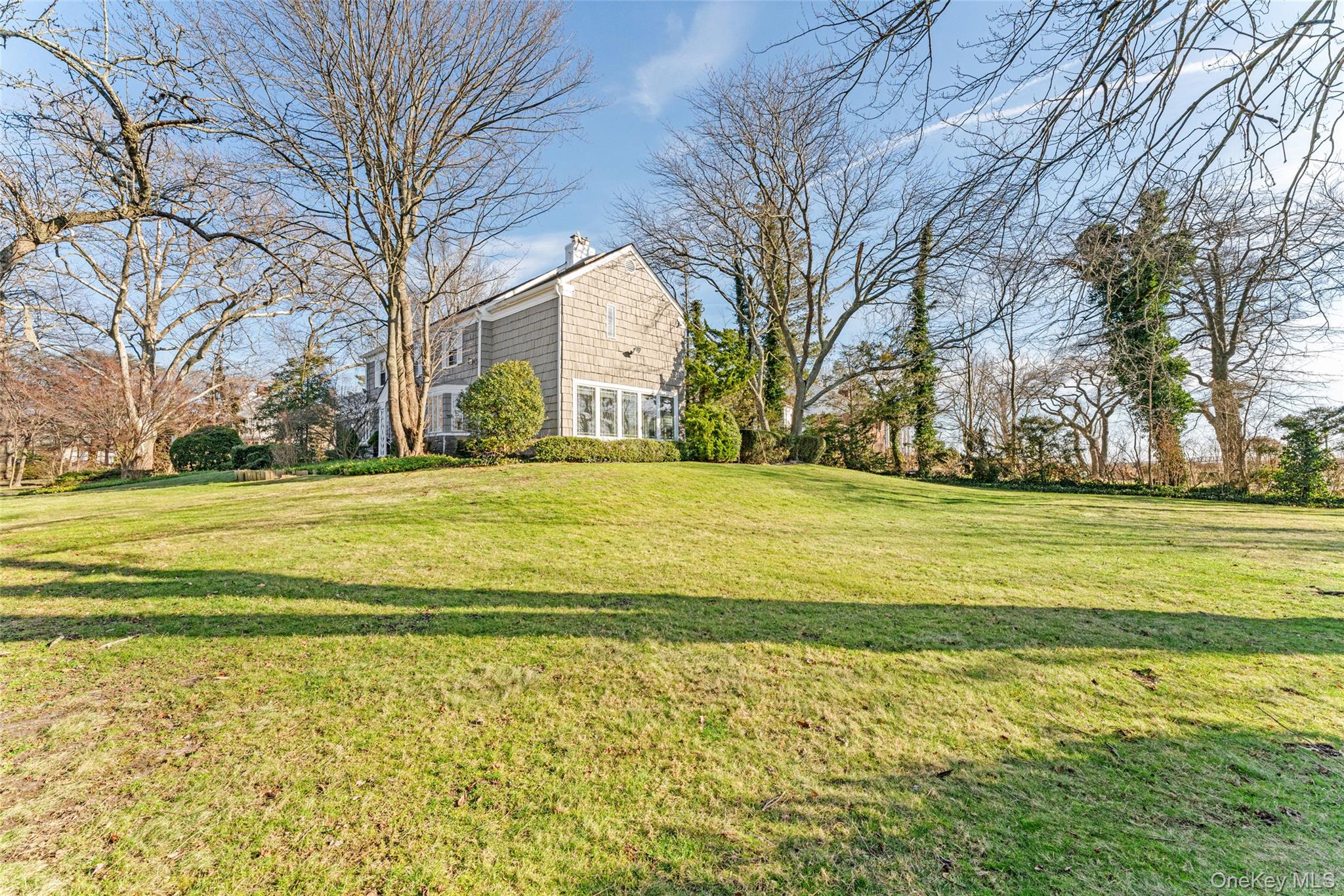 #5 photo, 803 Barberry Lane, Woodsburgh , NY 11598