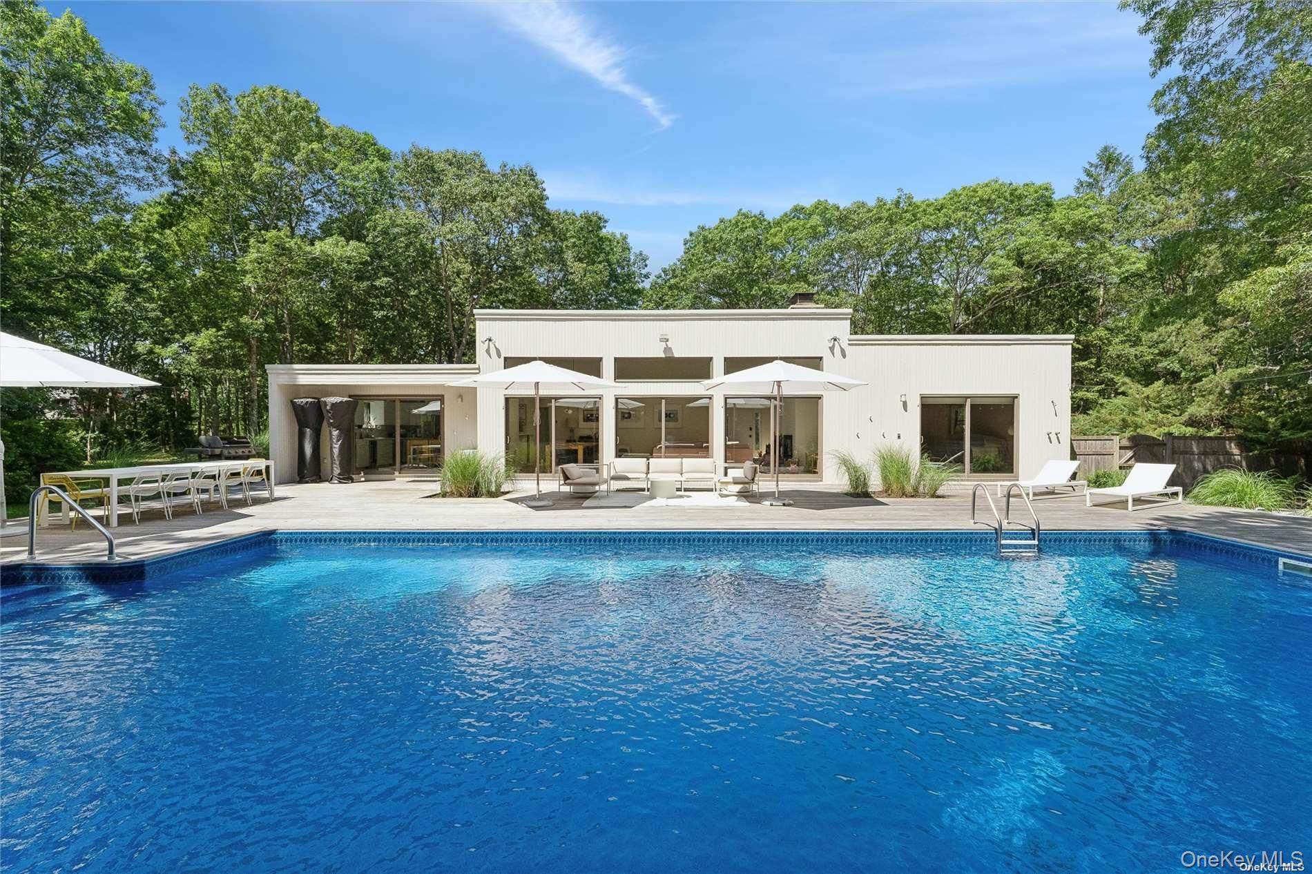 #18 photo, 8 Deer Path, Quogue , NY 11959