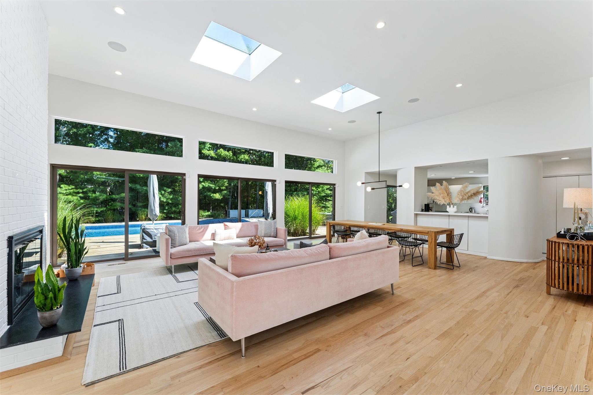 #3 photo, 8 Deer Path, Quogue , NY 11959