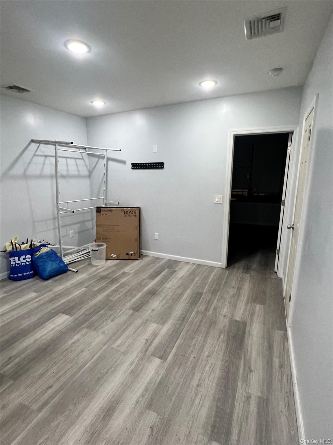 #1 photo, 211-07 Apt F Level 2 Jamaica Avenue, クイーンズ区 Queens Village , NY 11428