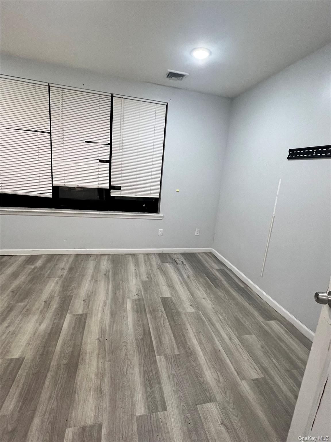 #3 photo, 211-07 Apt F Level 2 Jamaica Avenue, クイーンズ区 Queens Village , NY 11428