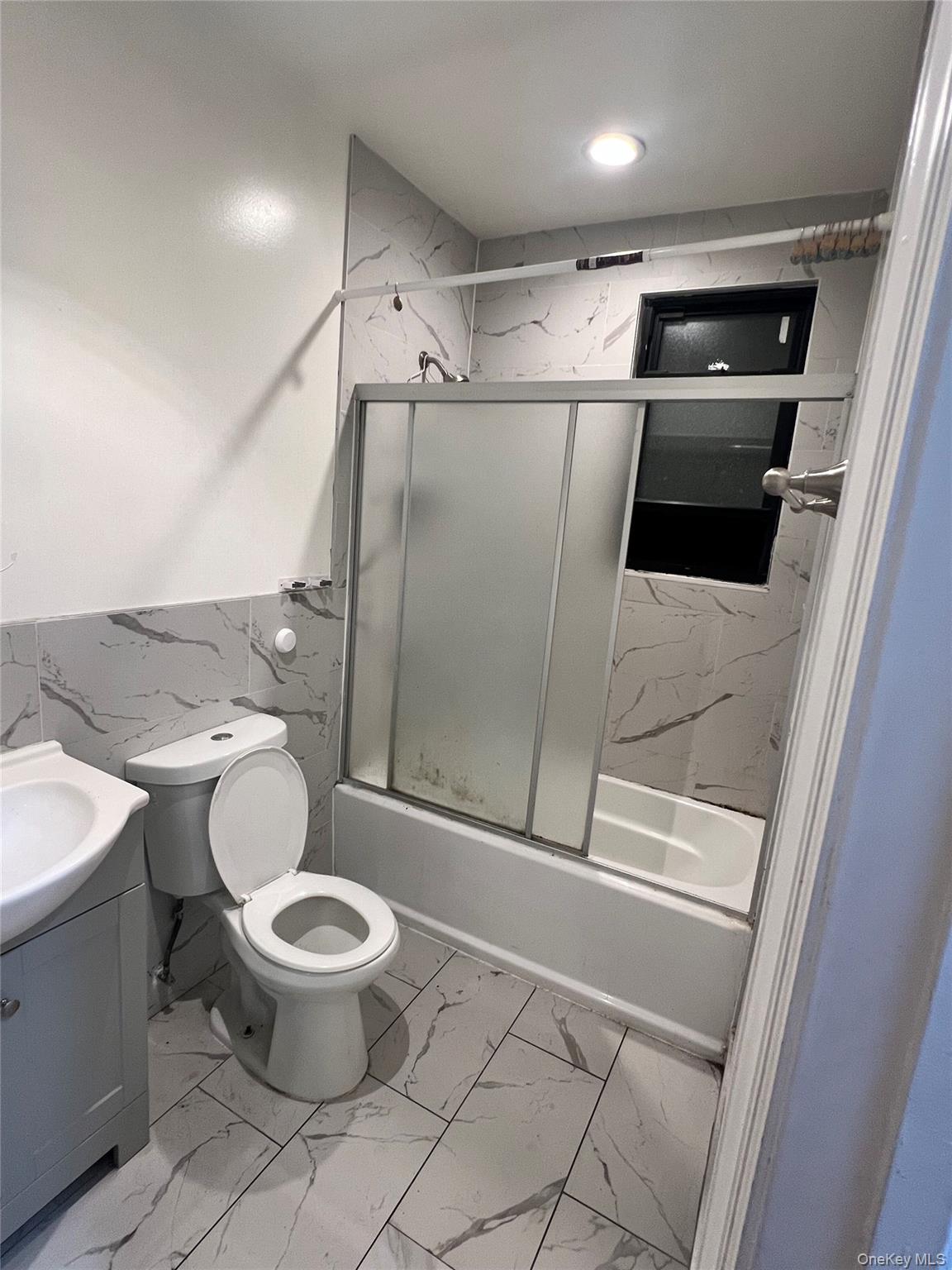 #4 photo, 211-07 Apt F Level 2 Jamaica Avenue, クイーンズ区 Queens Village , NY 11428