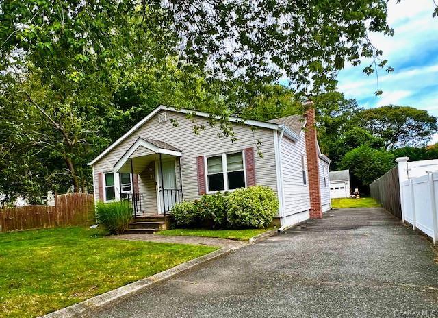 #2 photo, 31 Champlain Street, Ronkonkoma , NY 11779