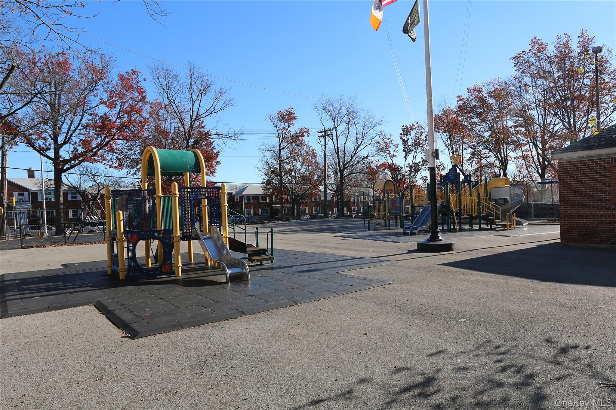 #18 photo, 71-21 252 Street, Bellerose , NY 11426