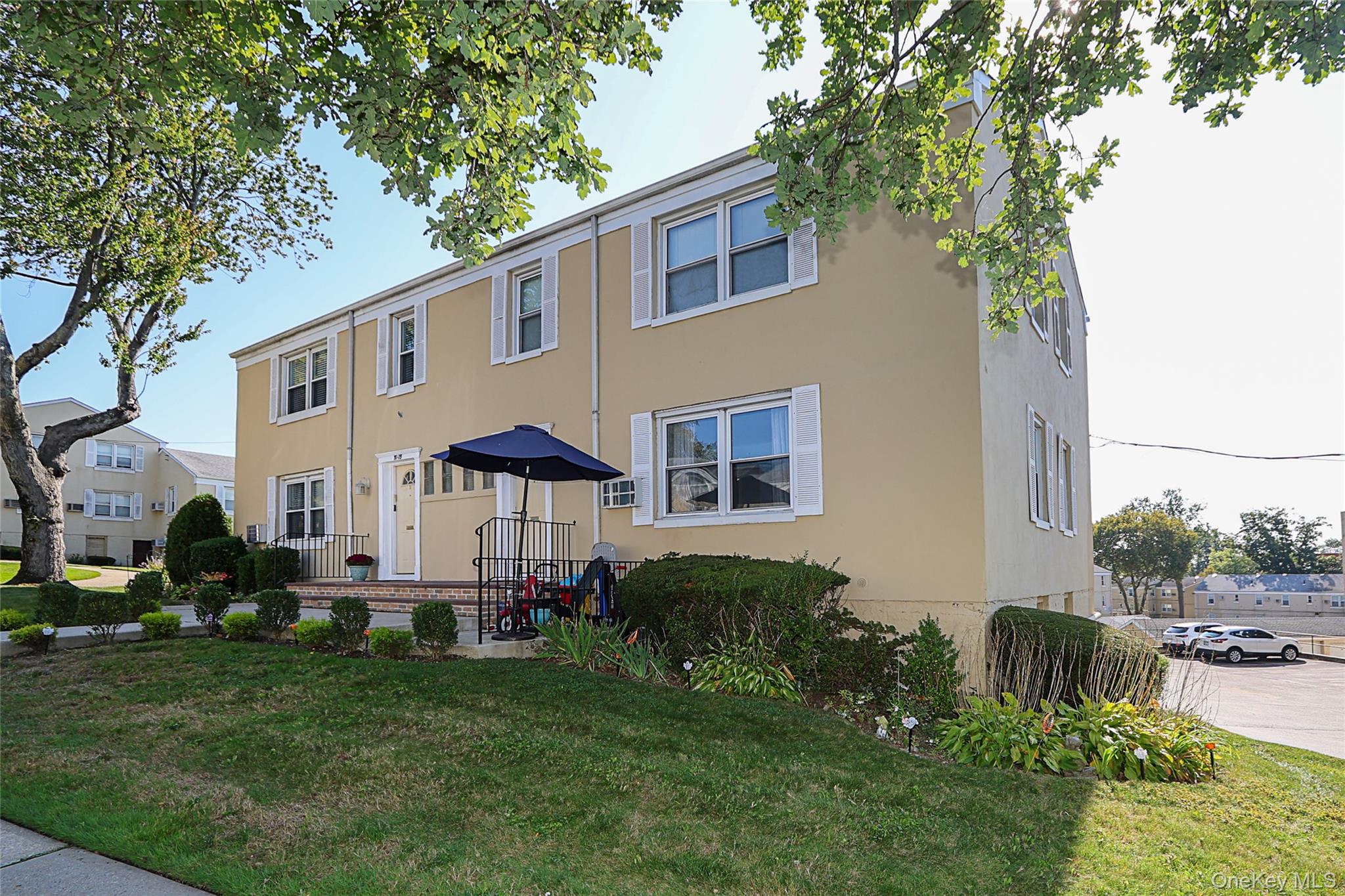 #3 photo, 71-21 252 Street, Bellerose , NY 11426