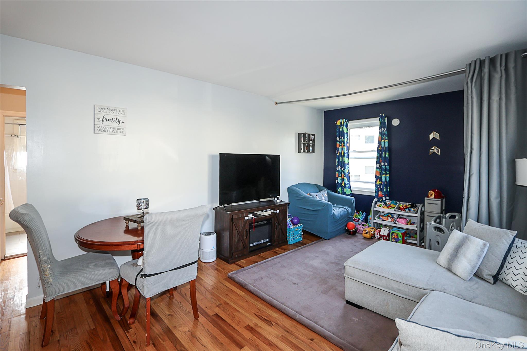 #4 photo, 71-21 252 Street, Bellerose , NY 11426