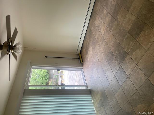 #9 photo, 8595 Peconic Bay Boulevard, Laurel , NY 11948