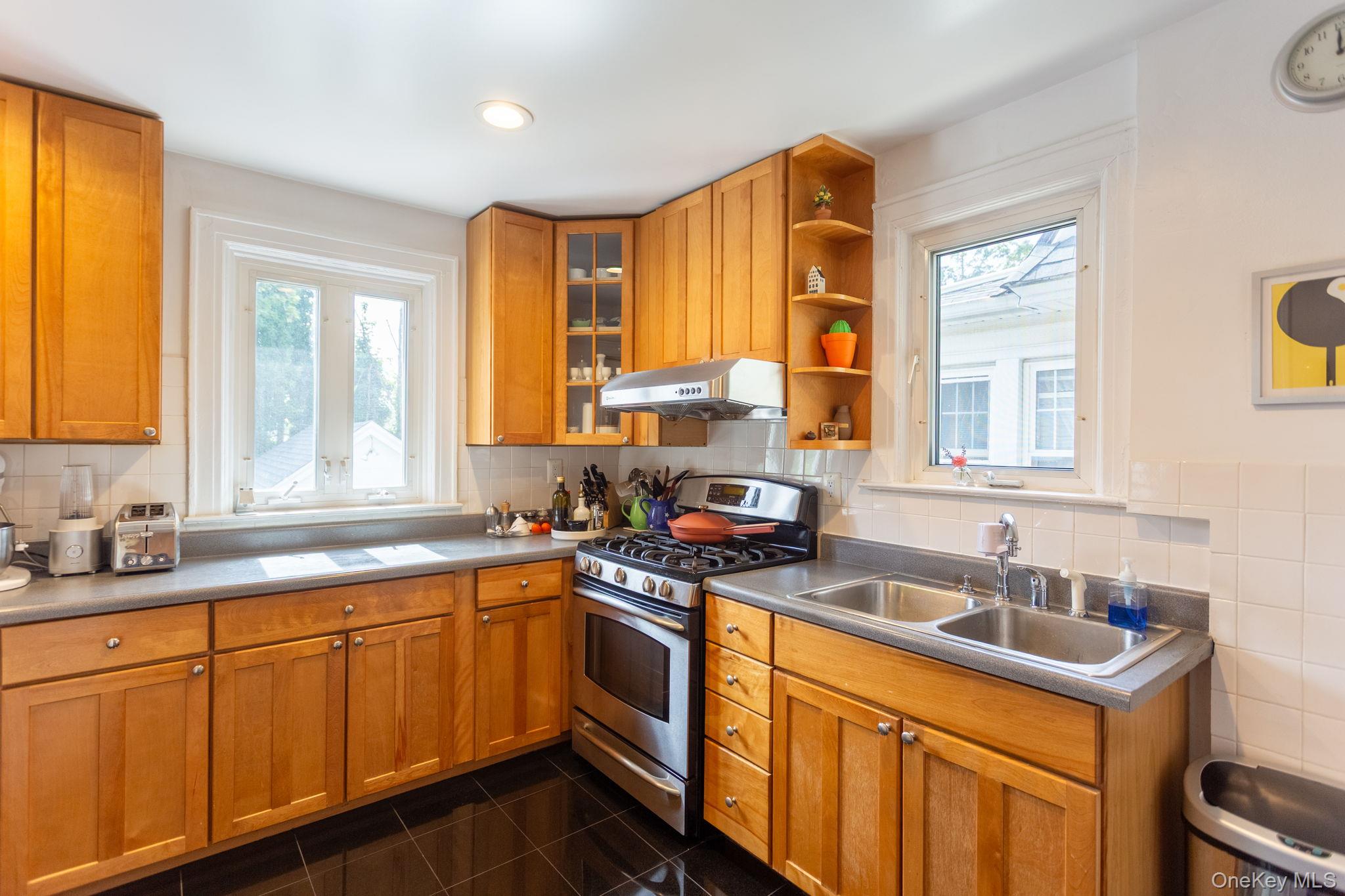 #5 photo, 187-14 Wexford Terrace, Jamaica Estates , NY 11432