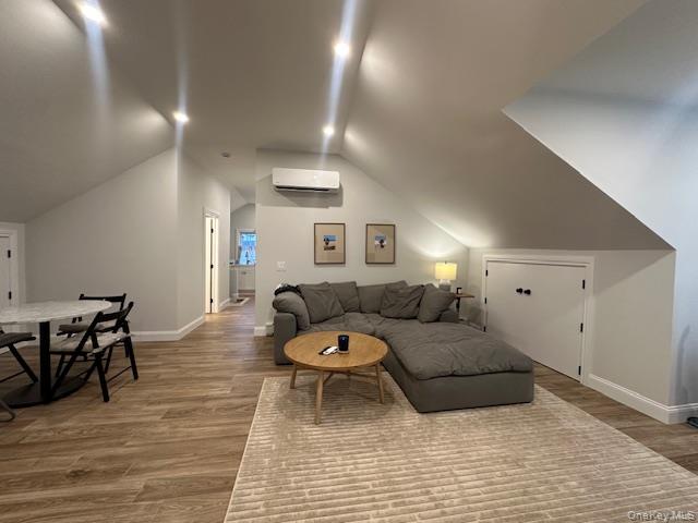 #4 photo, 68 Nassau Road, Huntington , NY 11743