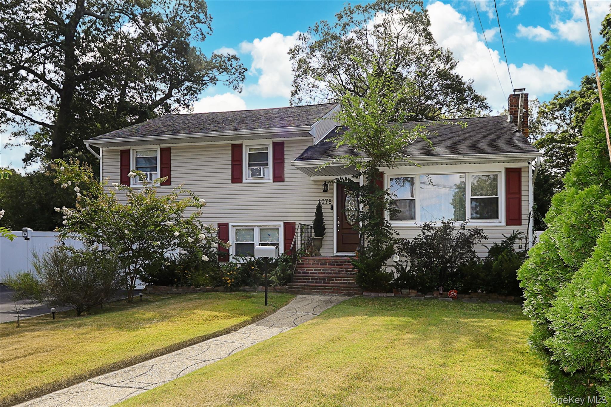 #1 photo, 1078 Northgate Court, Uniondale , NY 11553