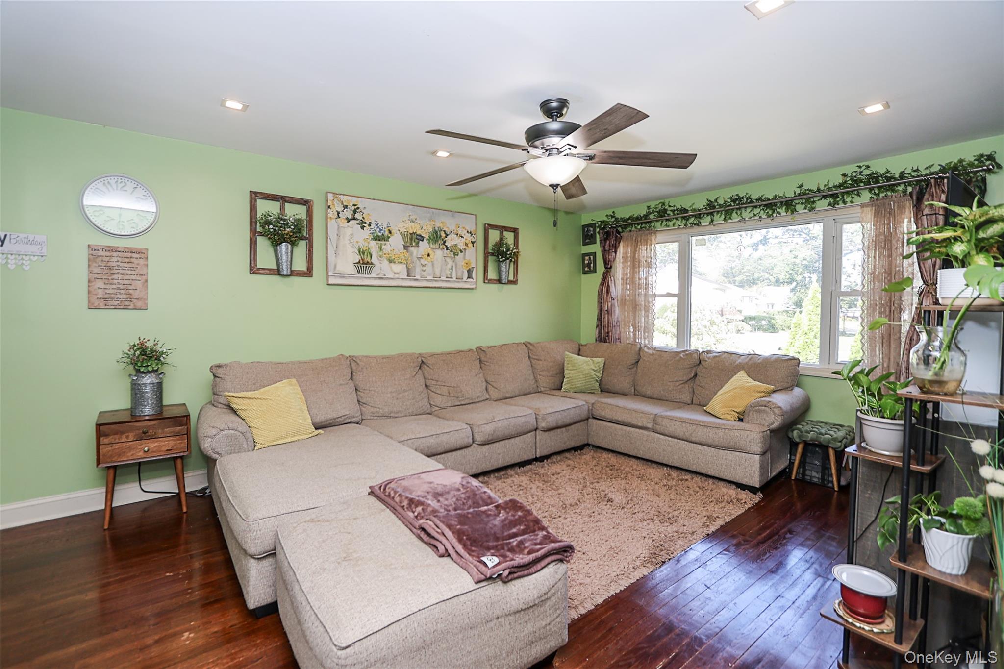 #3 photo, 1078 Northgate Court, Uniondale , NY 11553