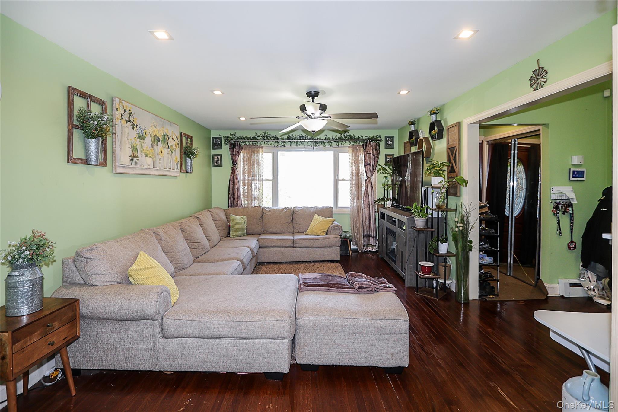 #5 photo, 1078 Northgate Court, Uniondale , NY 11553