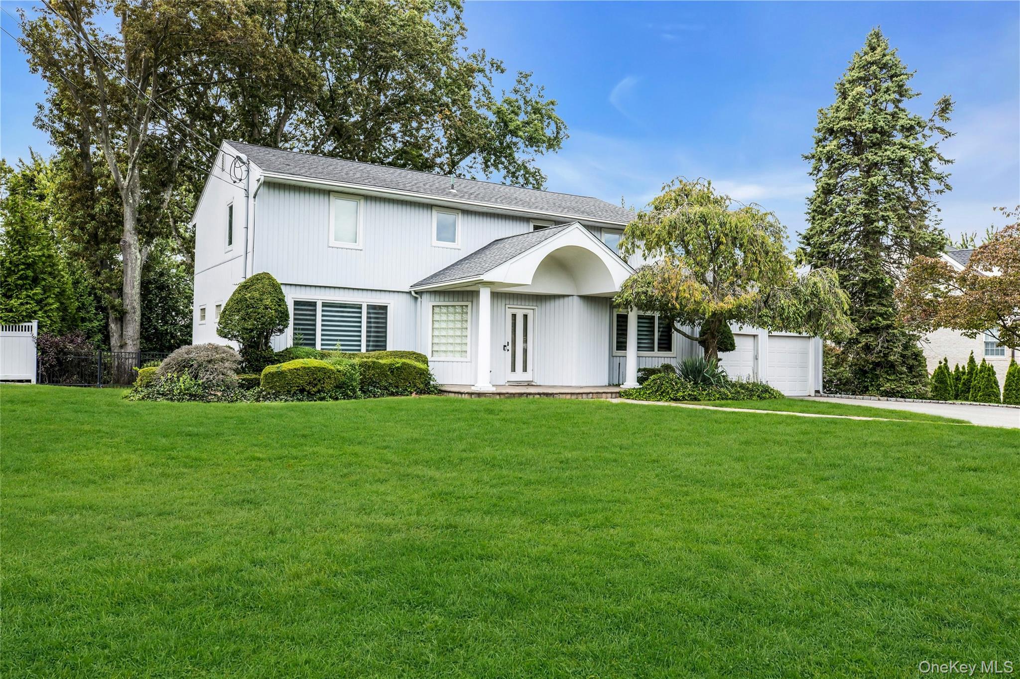 #1 photo, 71 Hofstra Drive, 长岛 Plainview , NY 11803