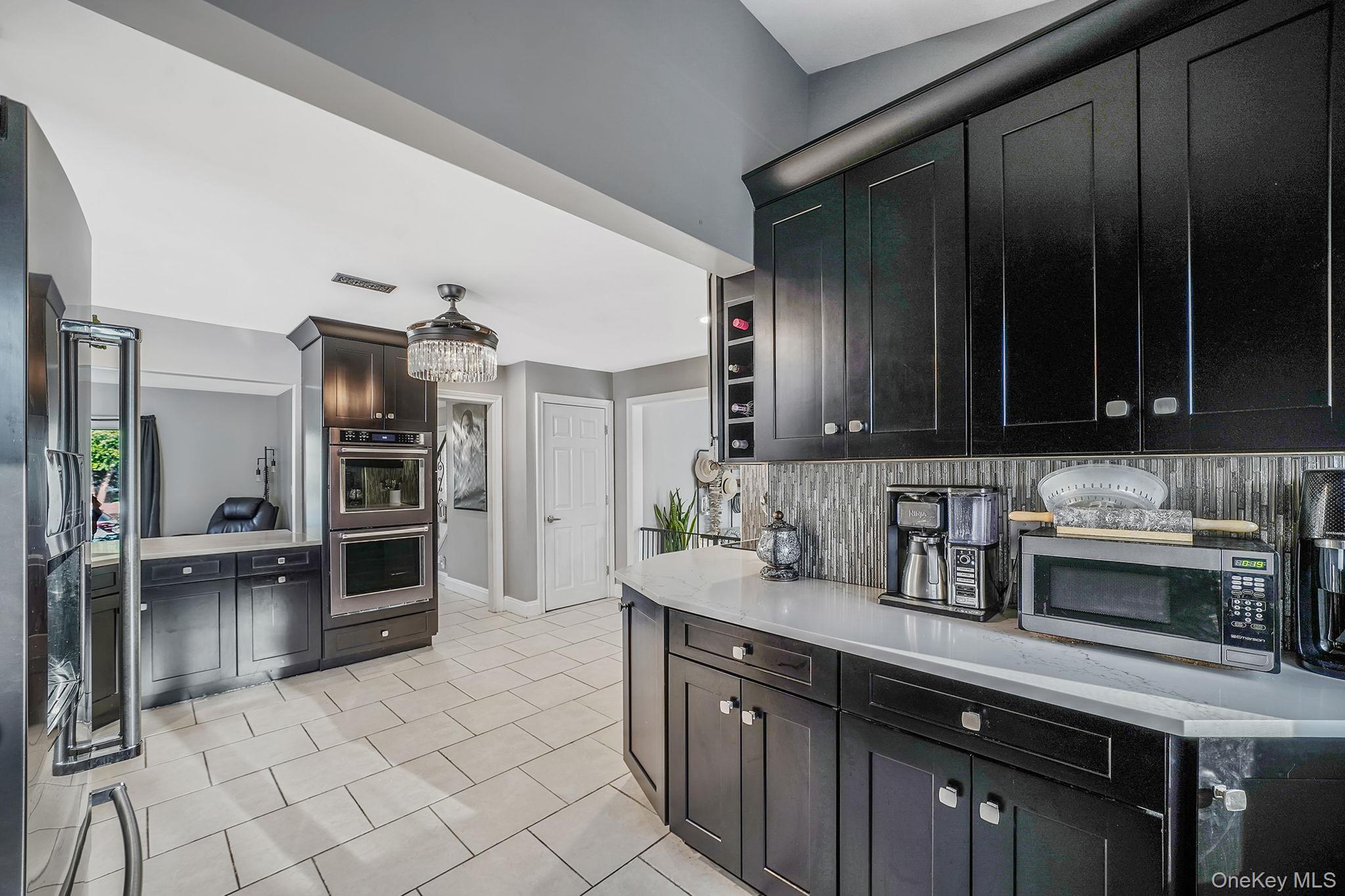 #10 photo, 11 Susan Court, Deer Park , NY 11729