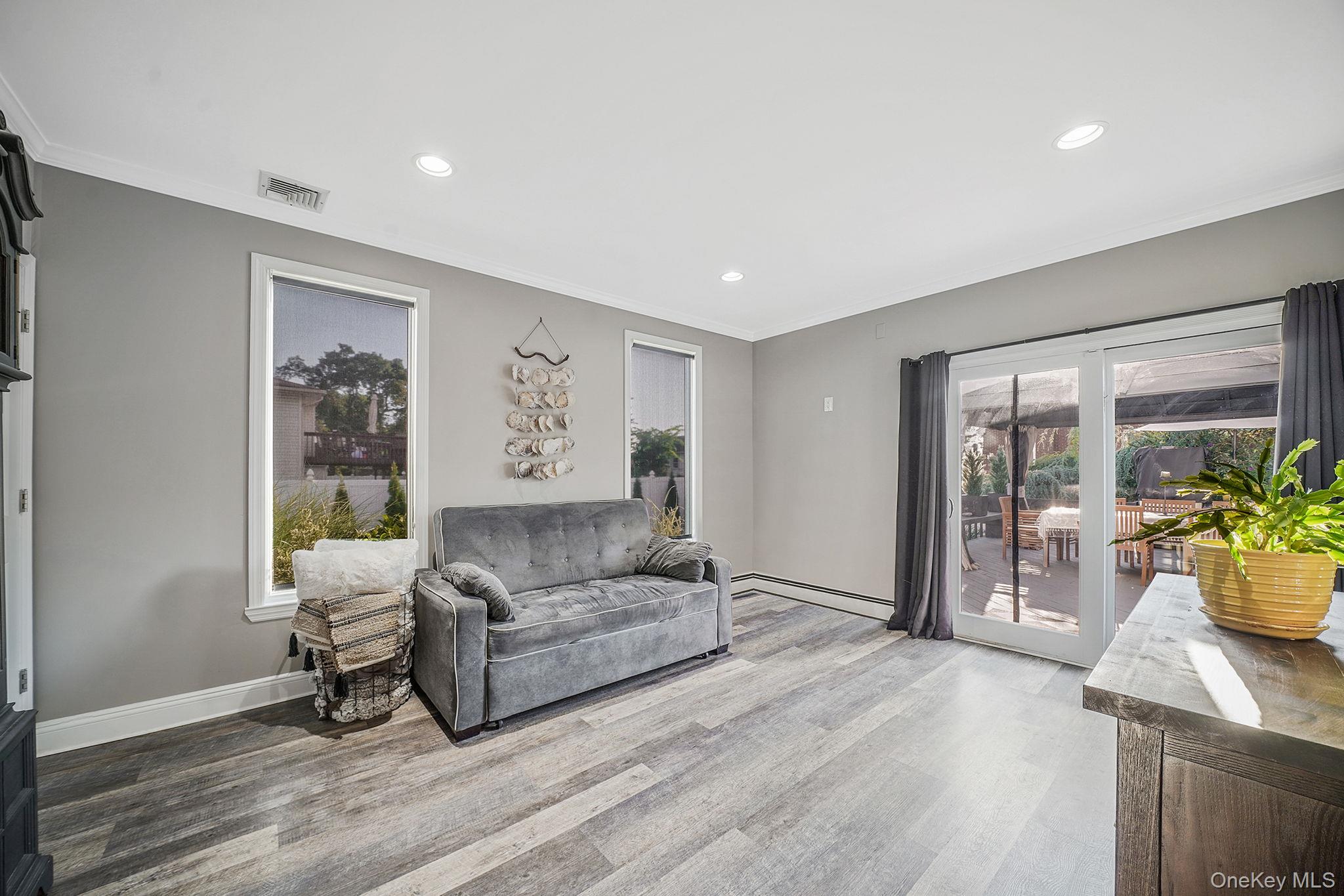 #12 photo, 11 Susan Court, Deer Park , NY 11729