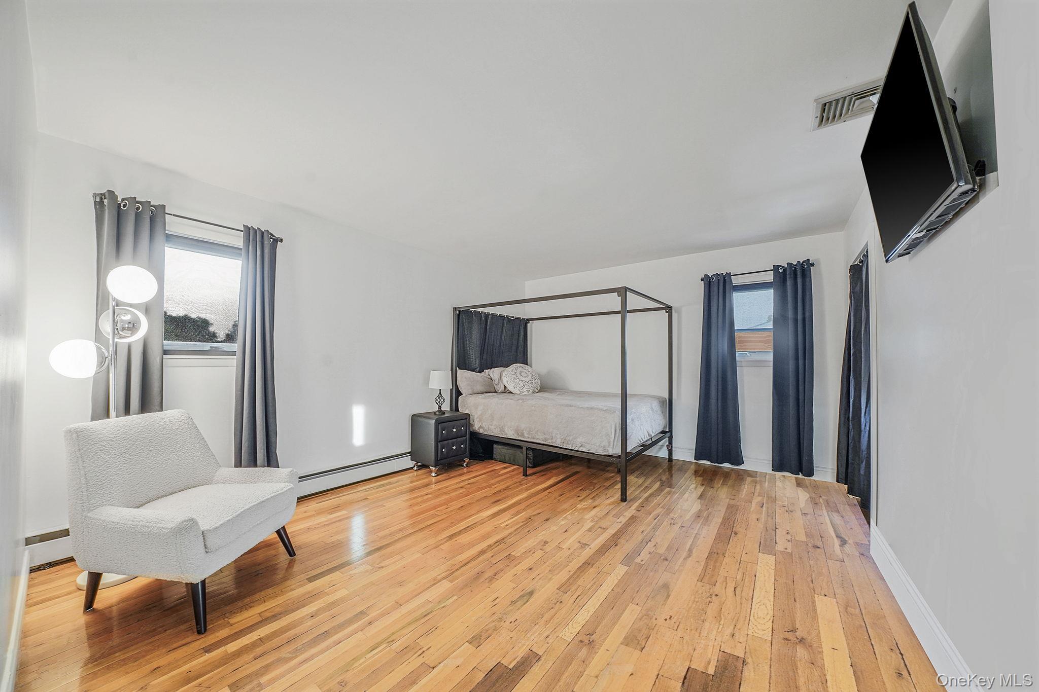 #16 photo, 11 Susan Court, Deer Park , NY 11729