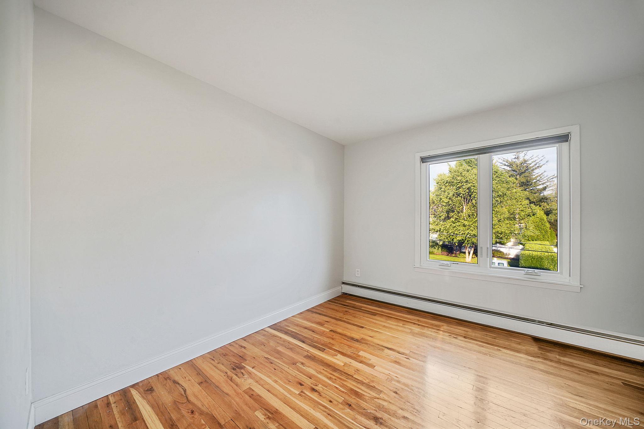 #18 photo, 11 Susan Court, Deer Park , NY 11729