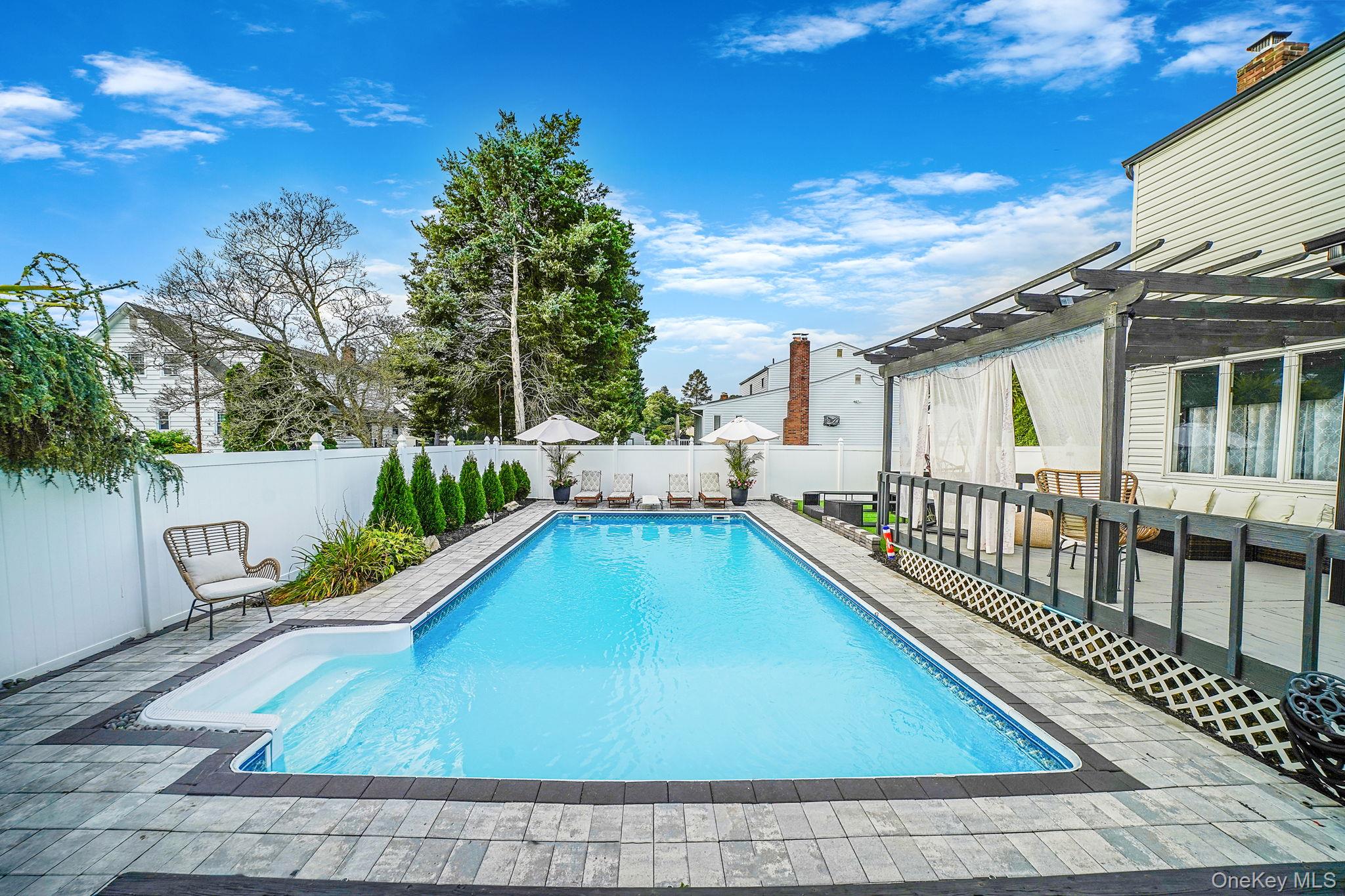 #4 photo, 11 Susan Court, Deer Park , NY 11729