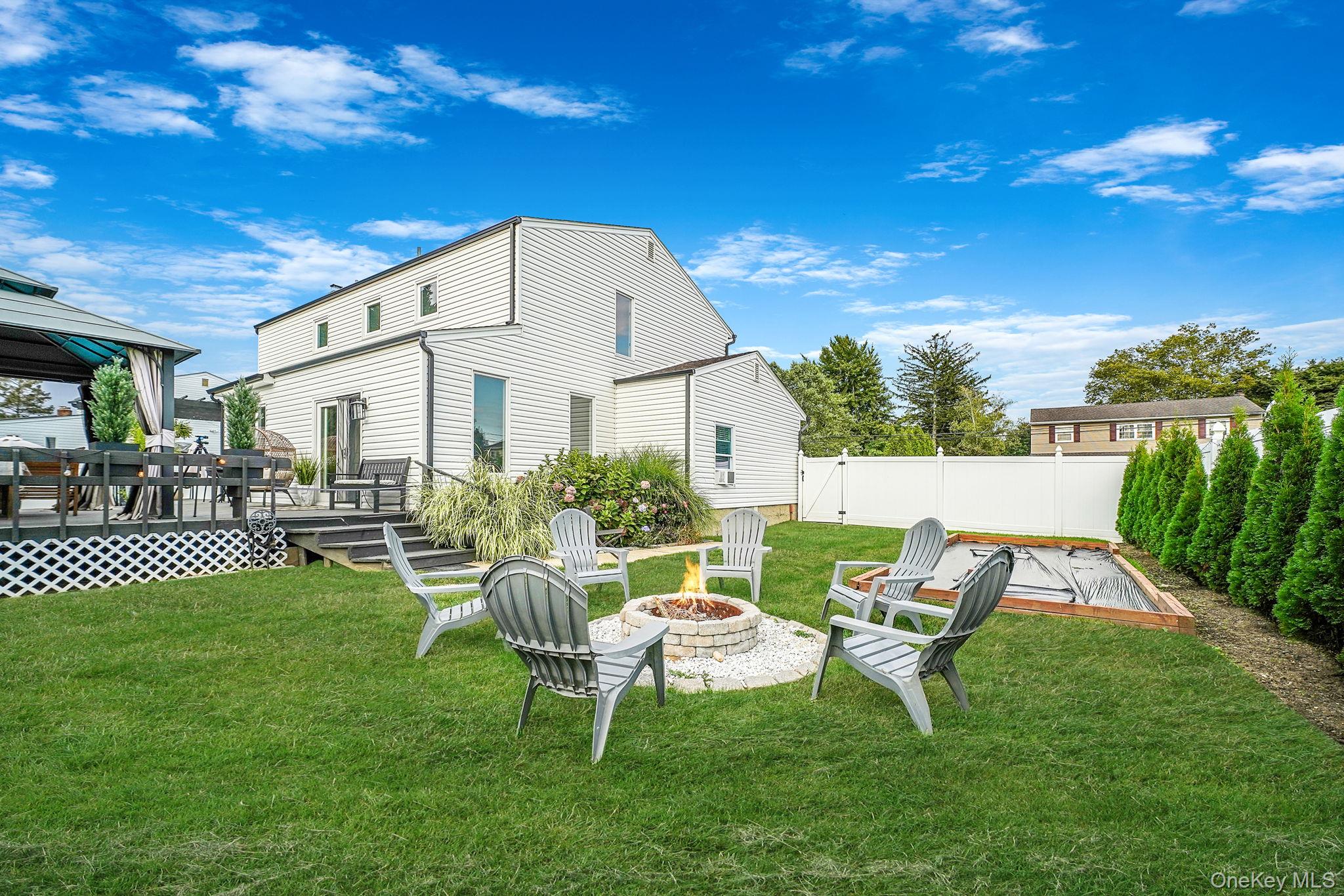 #6 photo, 11 Susan Court, Deer Park , NY 11729